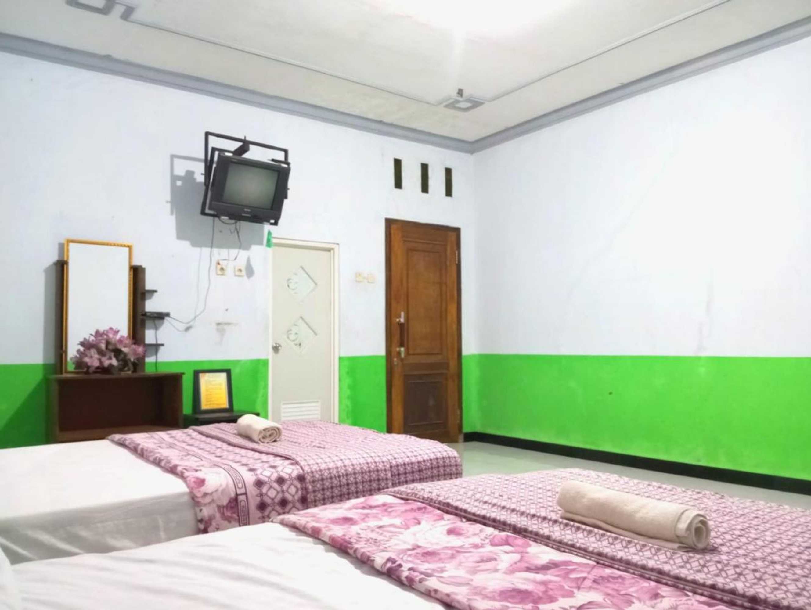 Gift card for Puspa Tiara Syar'i Guci Mitra Reddoorz