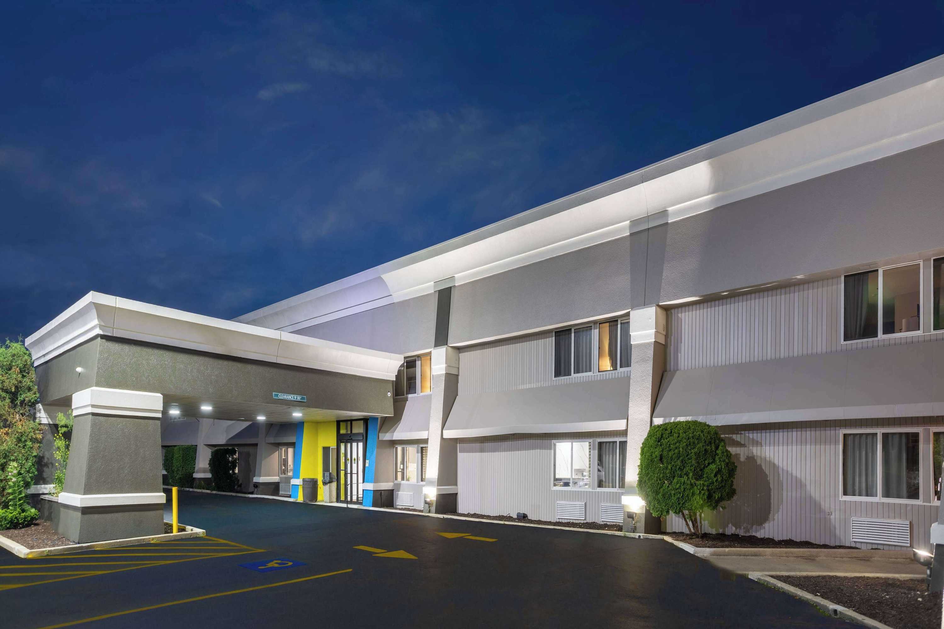 Gift card for Days Inn by Wyndham Pleasant Prairie Kenosha