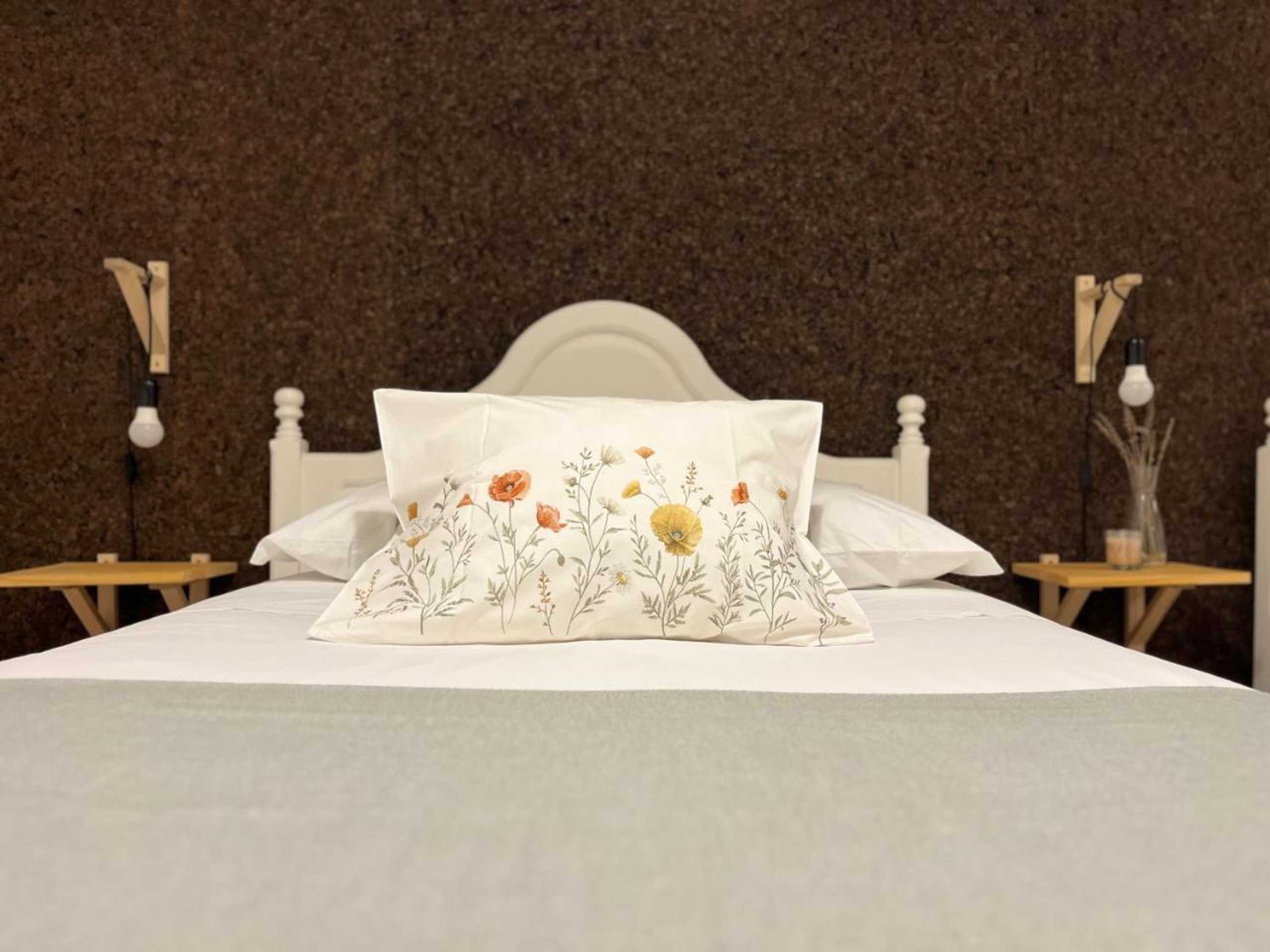 Gift card for O Violas - Art Coffee & Guesthouse