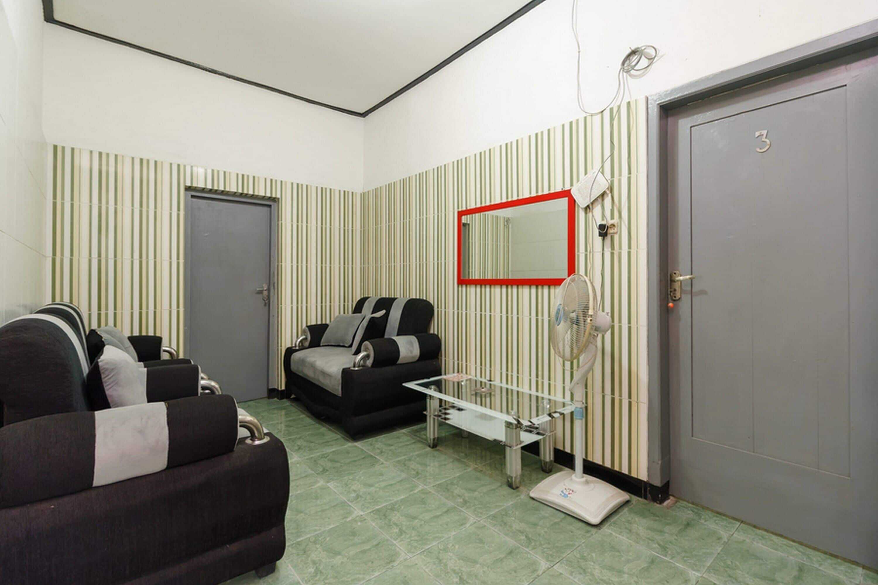 Gift card for Reddoorz Syariah Near Ciledug Station Gift card for Reddoorz Syariah Near Ciledug Station