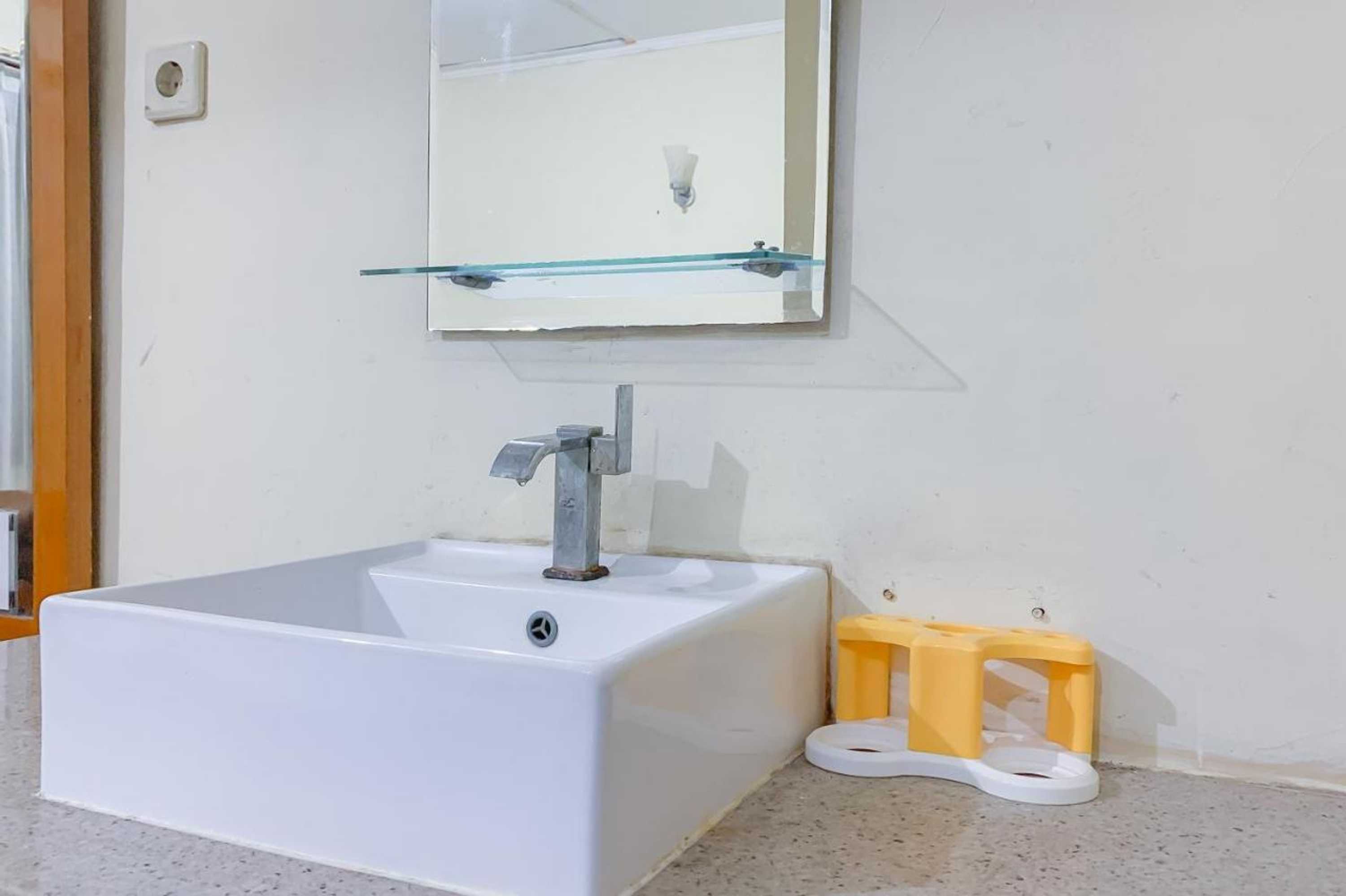 Gift card for Urbanview Hotel Dasa Putra Syariah Sumedang