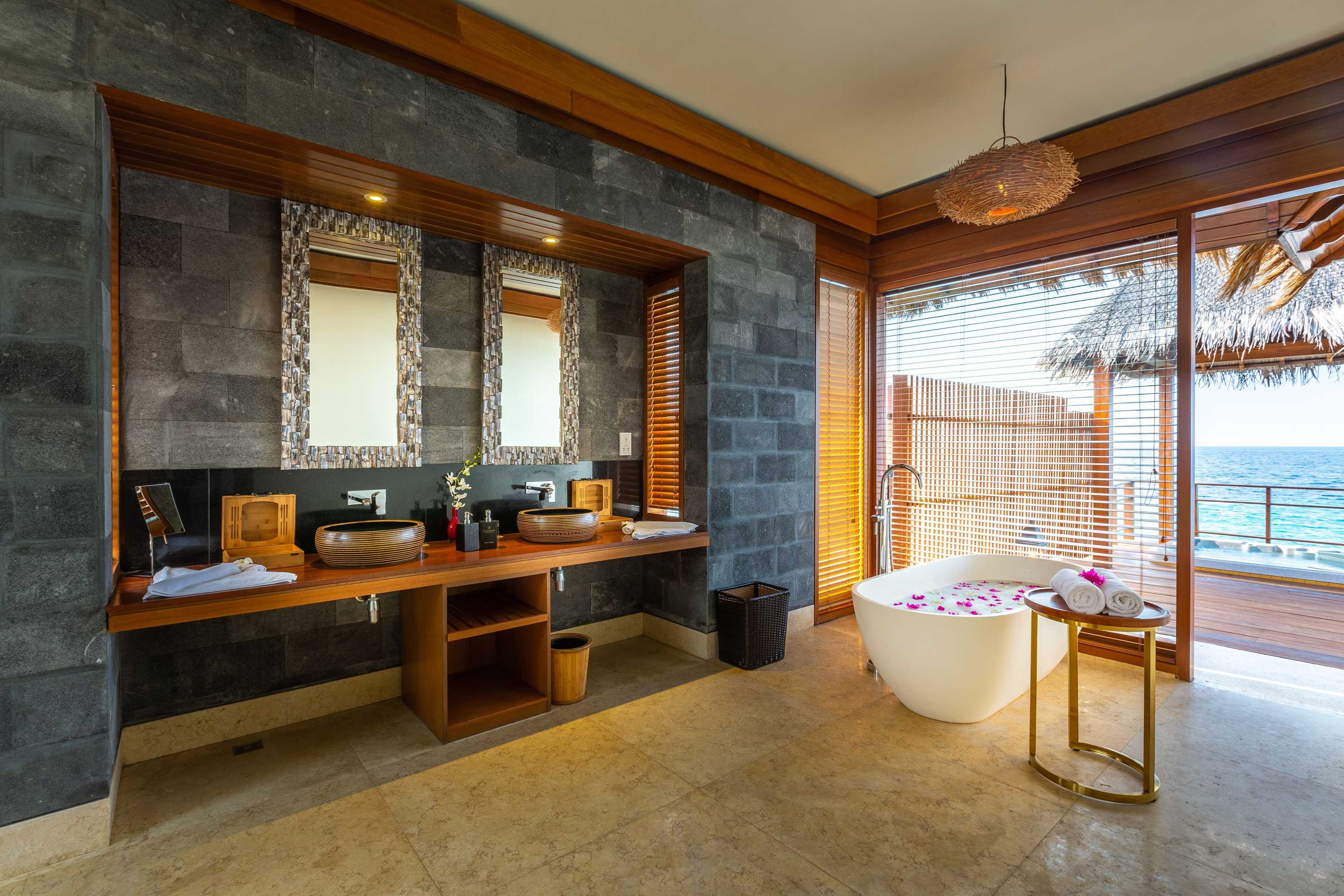 Gift card for Furaveri Maldives - free Return Transfer For 2 For Stays of Minimum 5 Nights From 01 May to 31 Oct 2025 Gift card for Furaveri Maldives - free Return Transfer For 2 For Stays of Minimum 5 Nights From 01 May to 31 Oct 2025