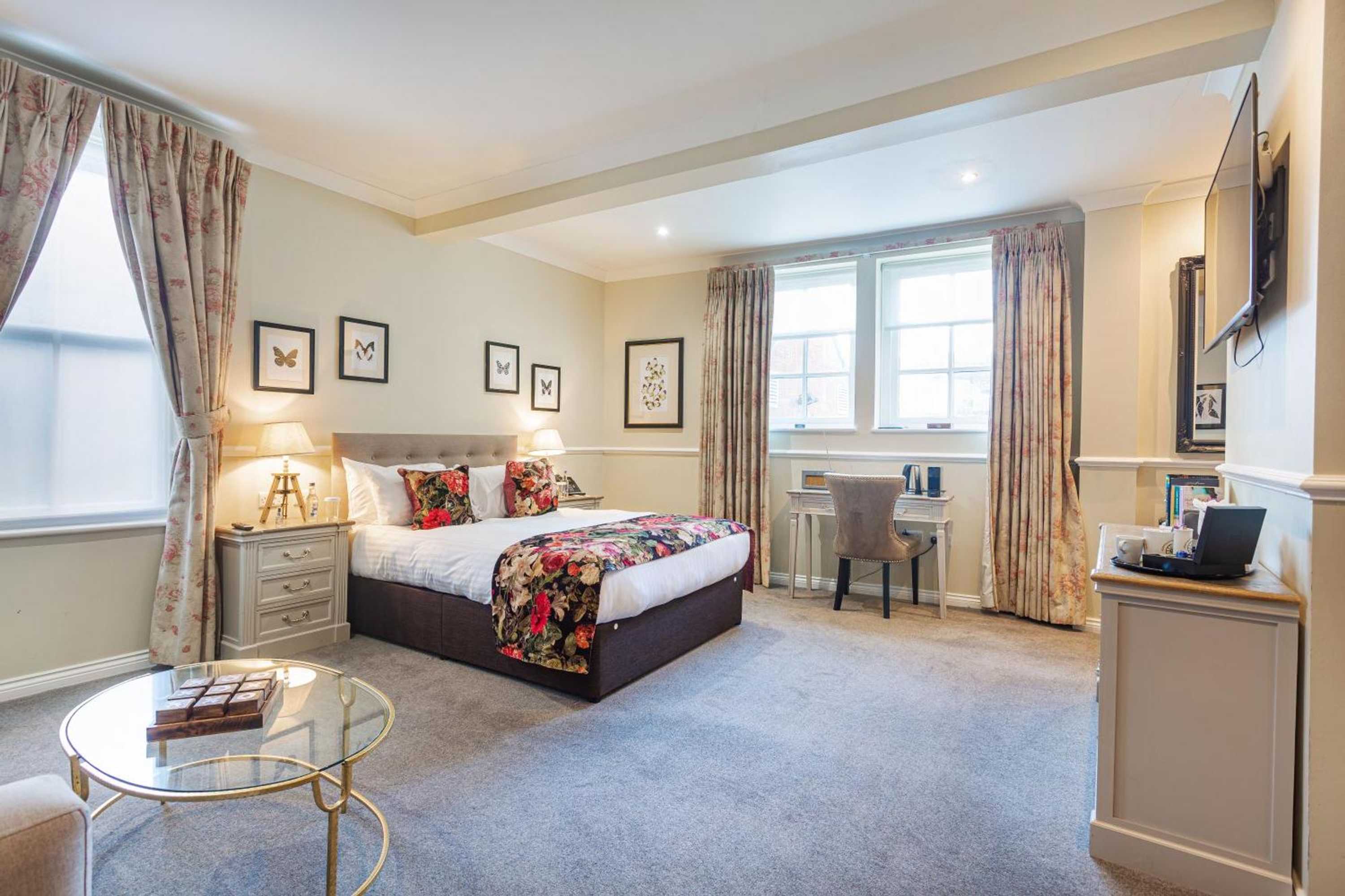 Gift card for The White Horse Hotel, Romsey, Hampshire Gift card for The White Horse Hotel, Romsey, Hampshire