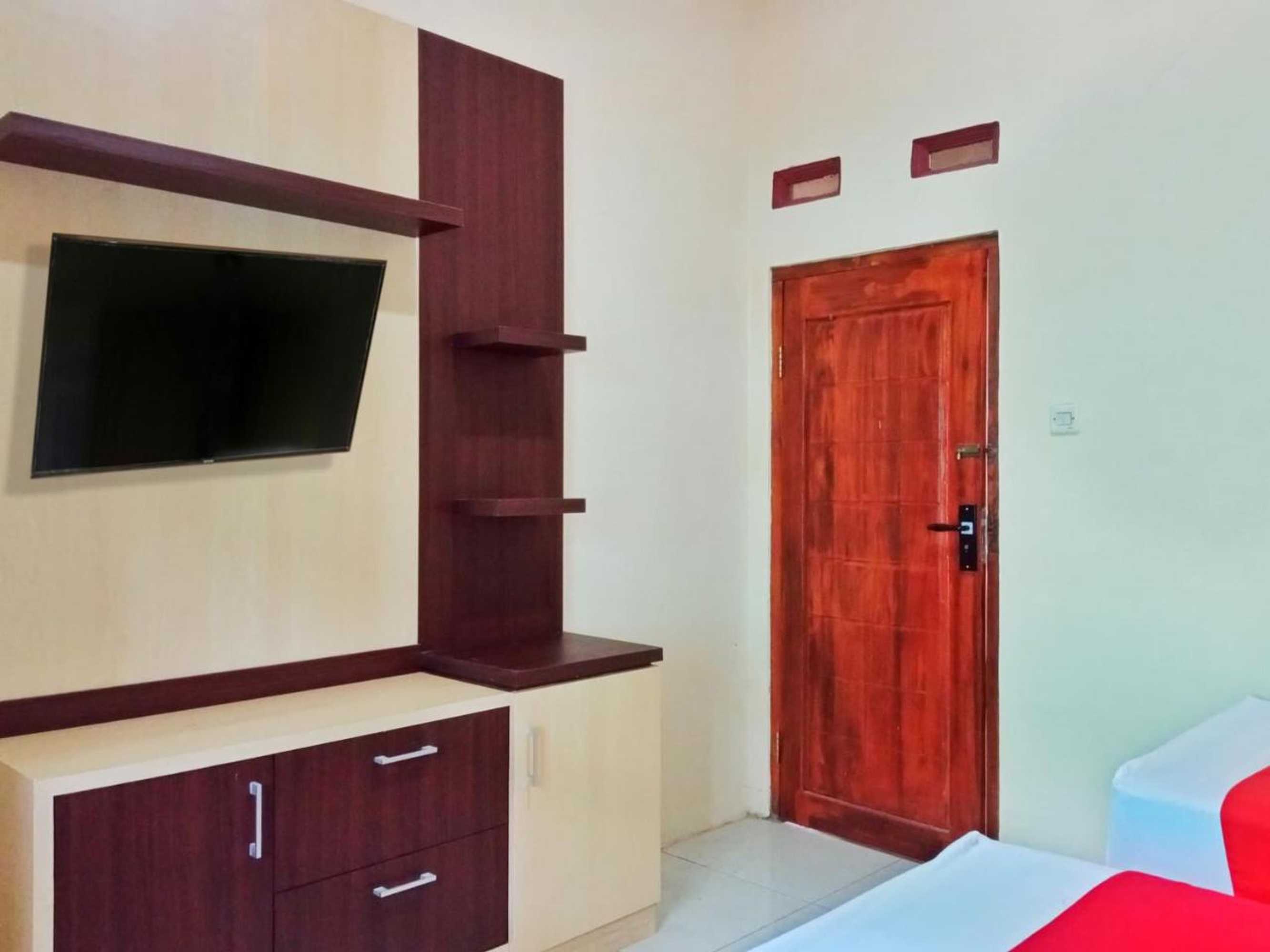 Gift card for Reddoorz Near Alun Alun Slawi