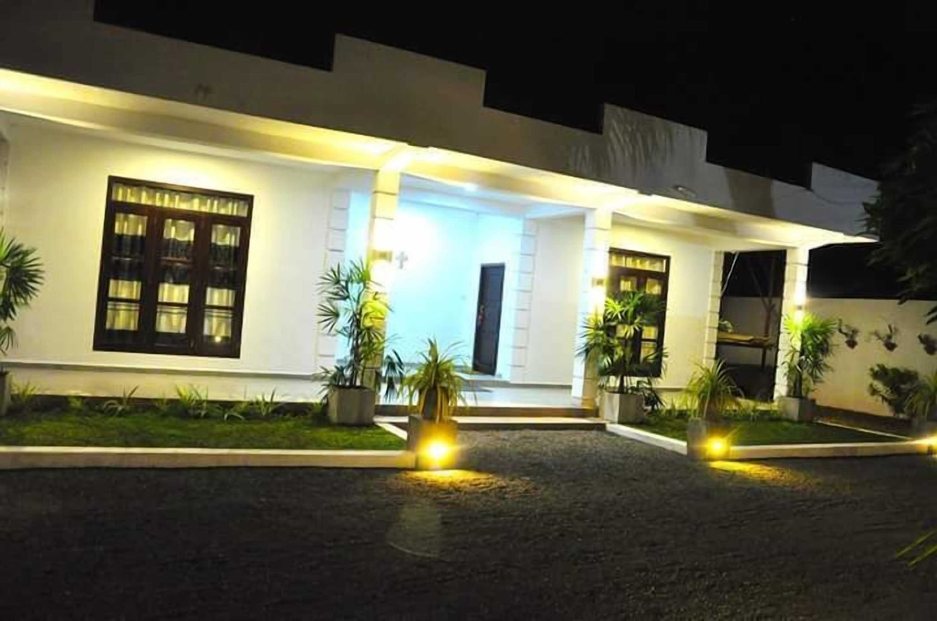Gift card for Airport Grand Holiday Home