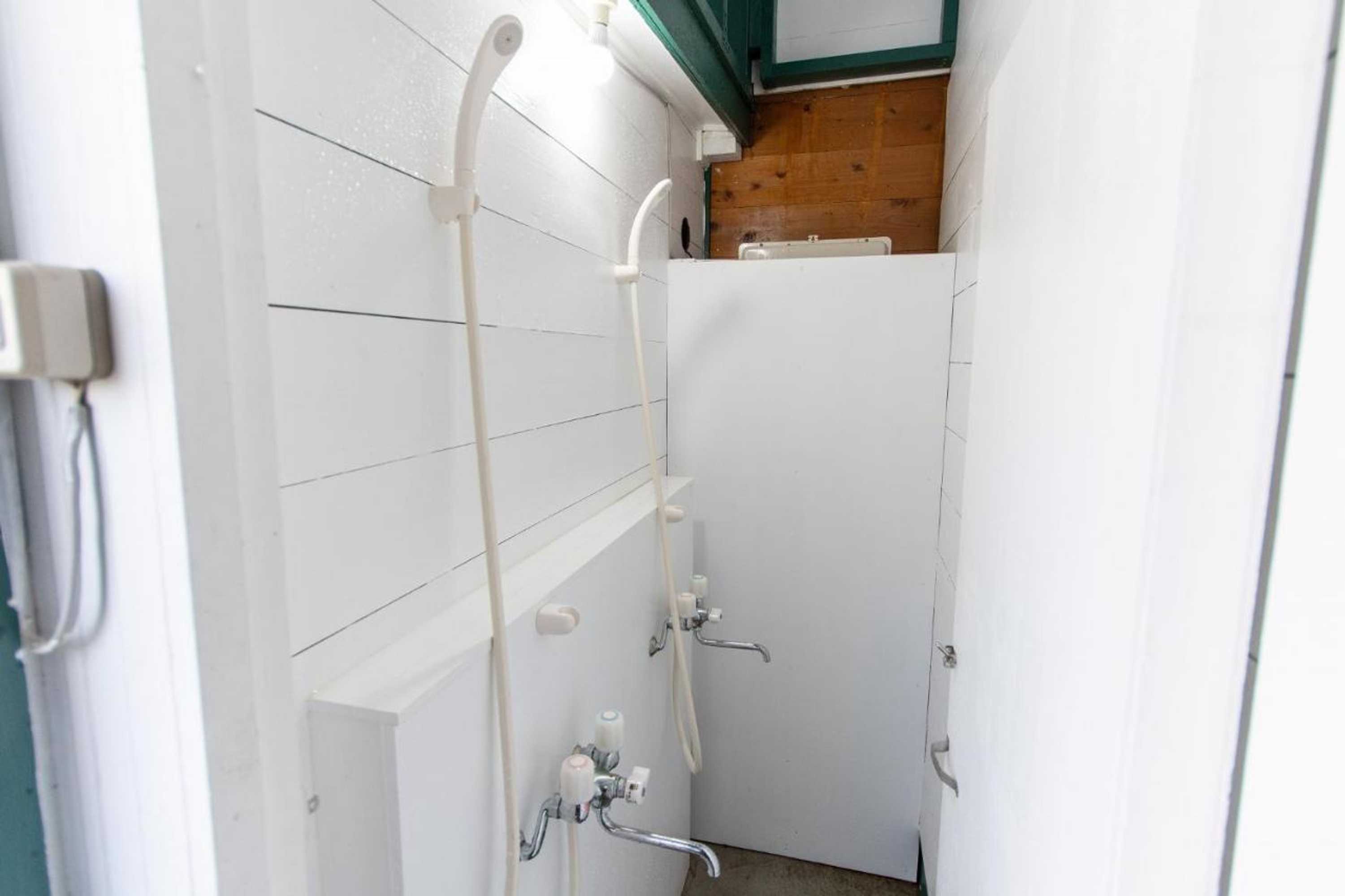 Gift card for 九十九里浜で最強に海に近い宿 無料の最新カラオケ&bbq付き