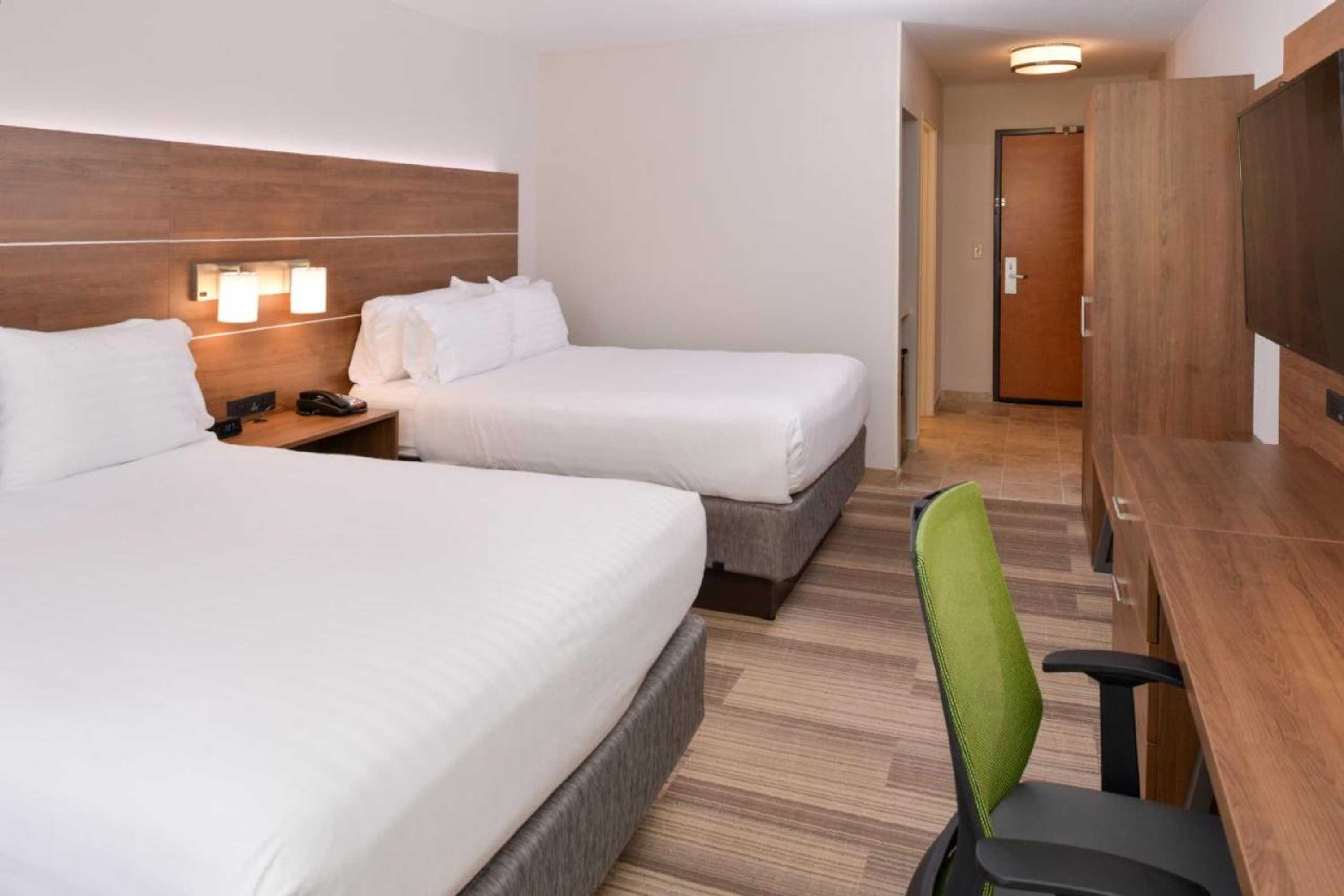 Gift card for Holiday Inn Express & Suites Parkersburg-Mineral Wells by Ihg Gift card for Holiday Inn Express & Suites Parkersburg-Mineral Wells by Ihg
