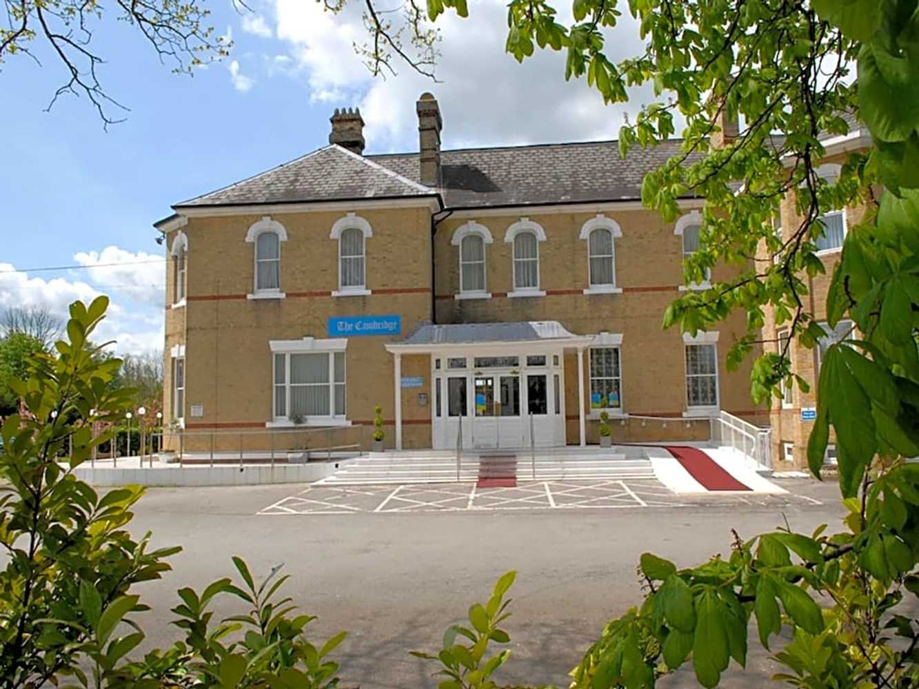 Gift card for Cambridge Hotel Gatwick
