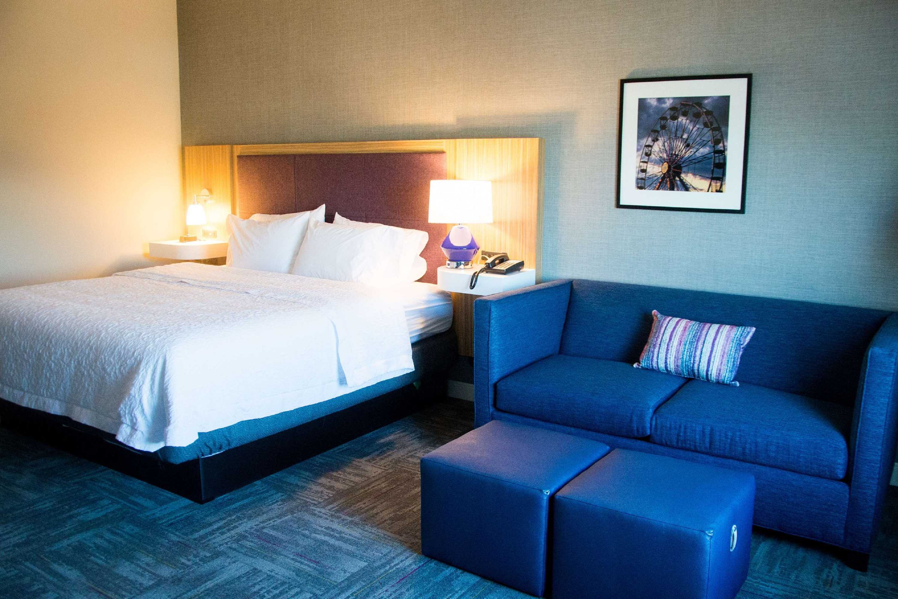 Gift card for Hampton Inn & Suites by Hilton Warrington Horsham