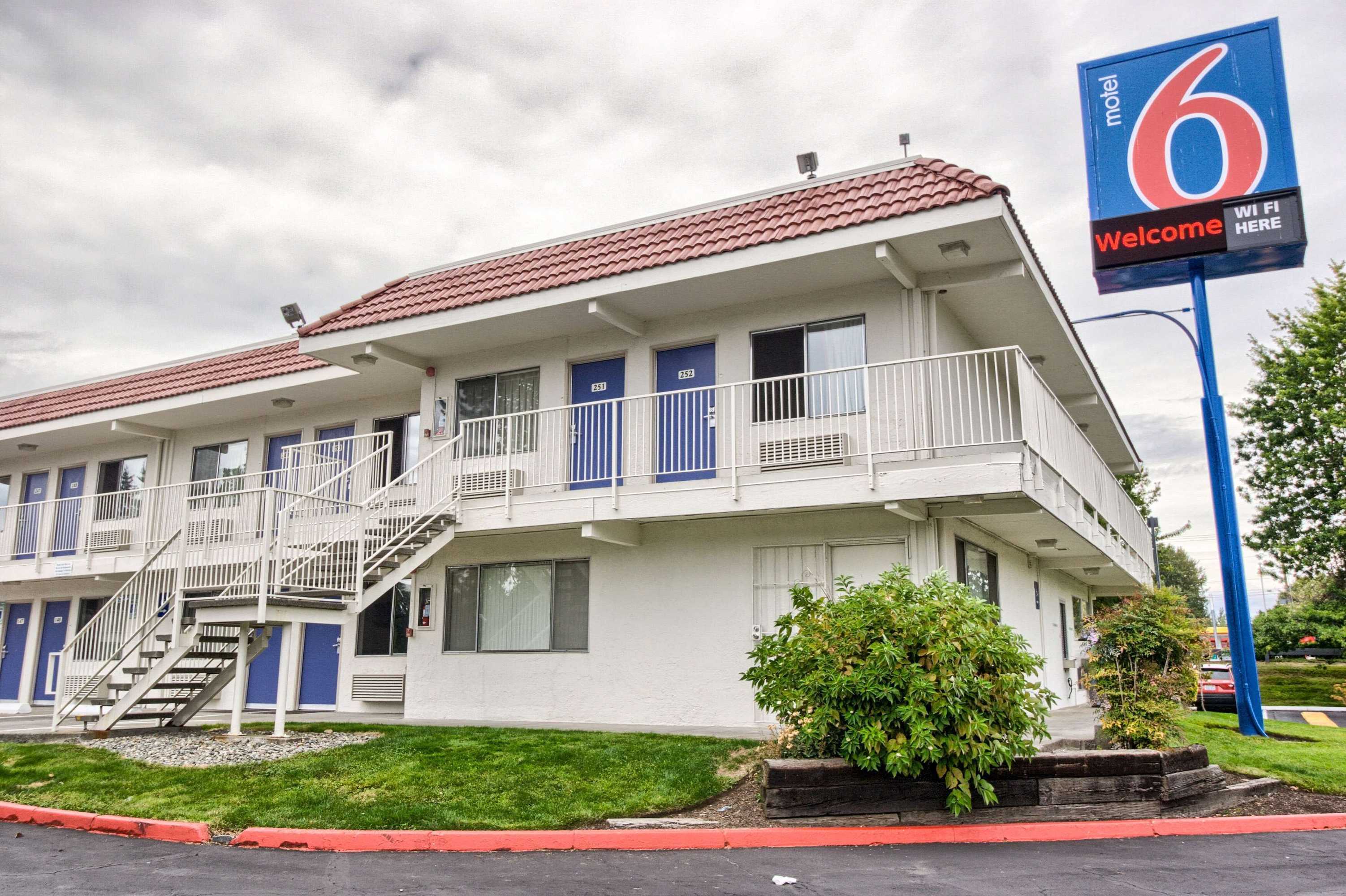 Gift card for Motel 6 Everett, WA - South