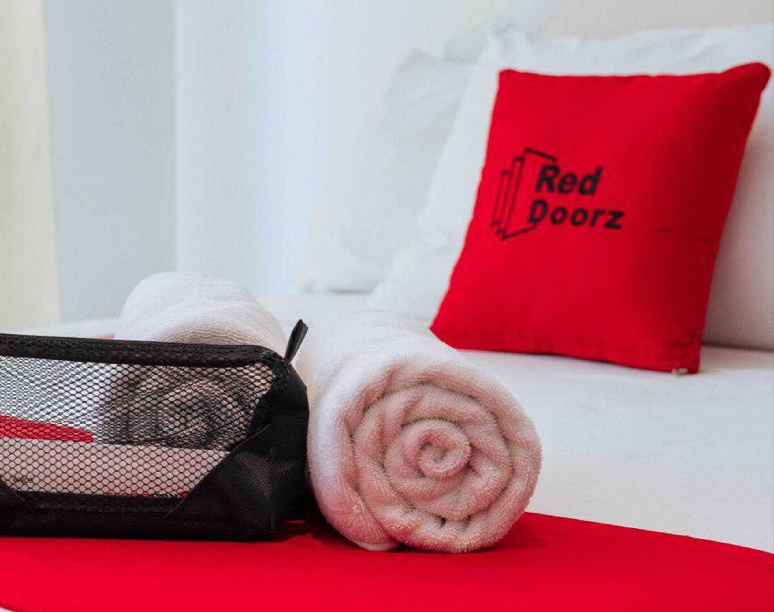 Gift card for Reddoorz @ Q Abeto Street Mandurriao Gift card for Reddoorz @ Q Abeto Street Mandurriao