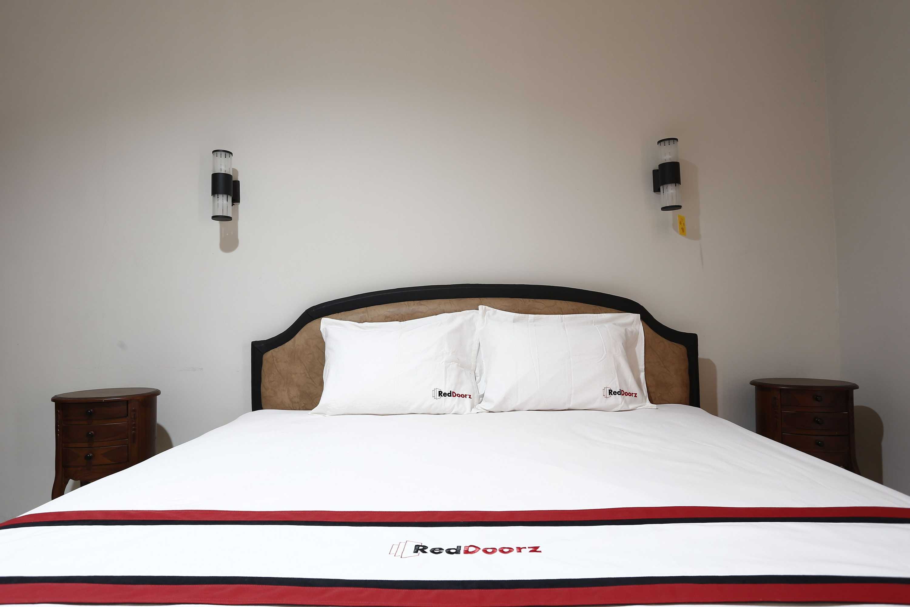 Gift card for Reddoorz Plus Near Adisucipto Airport 2 Gift card for Reddoorz Plus Near Adisucipto Airport 2