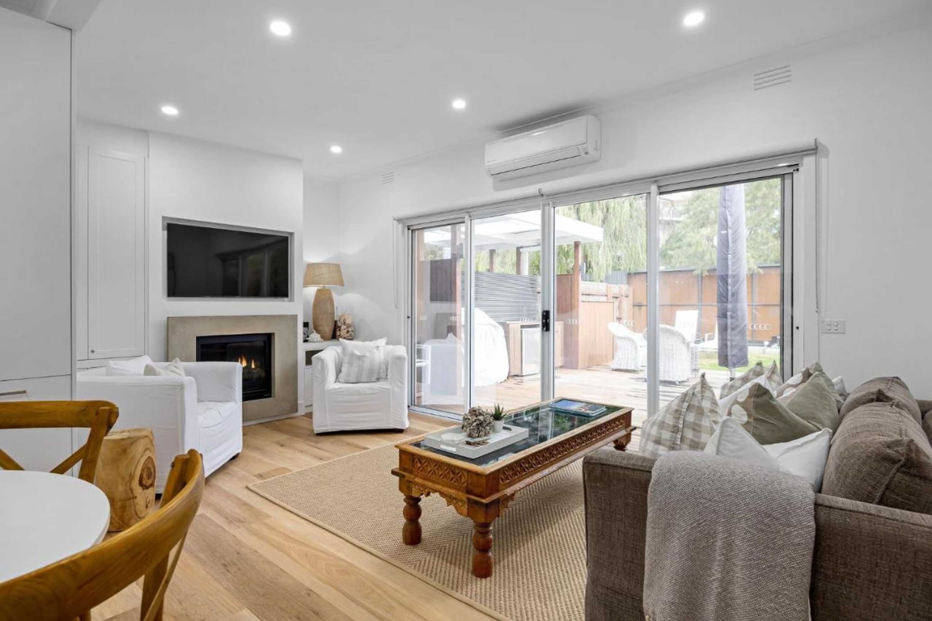 Gift card for Capella Villa No. 3 - Luxurious Beachside Style Gift card for Capella Villa No. 3 - Luxurious Beachside Style