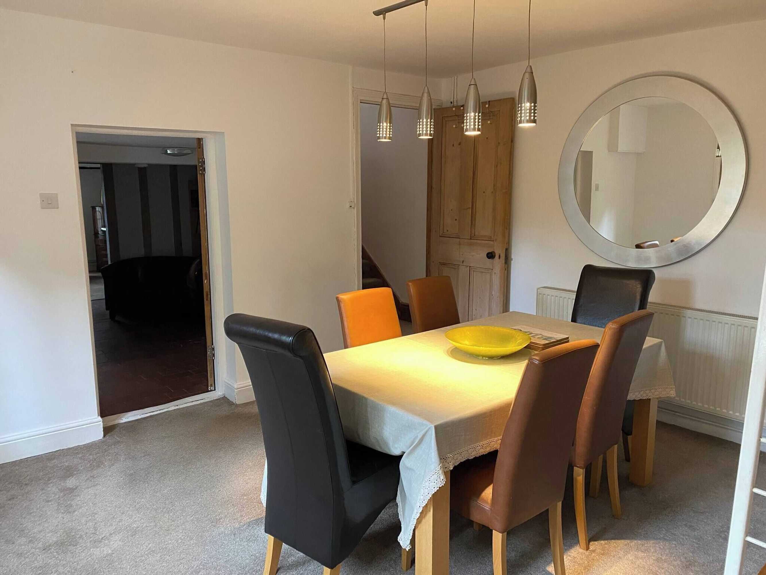 Gift card for 4 BR & 2 Bathroom House Parking Garden St Neots Town Centre Gift card for 4 BR & 2 Bathroom House Parking Garden St Neots Town Centre