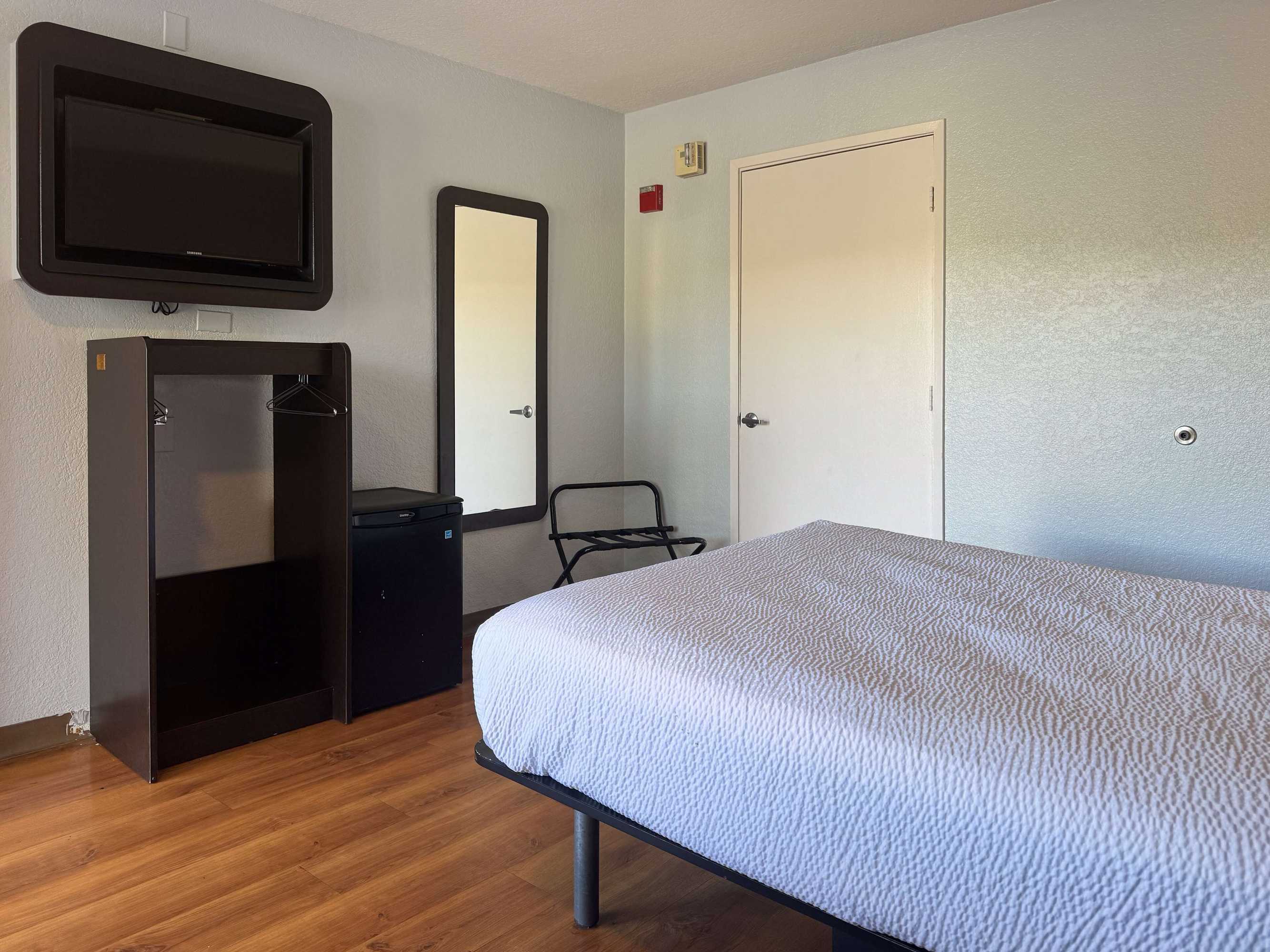 Gift card for Motel 6 Simi Valley, CA Gift card for Motel 6 Simi Valley, CA