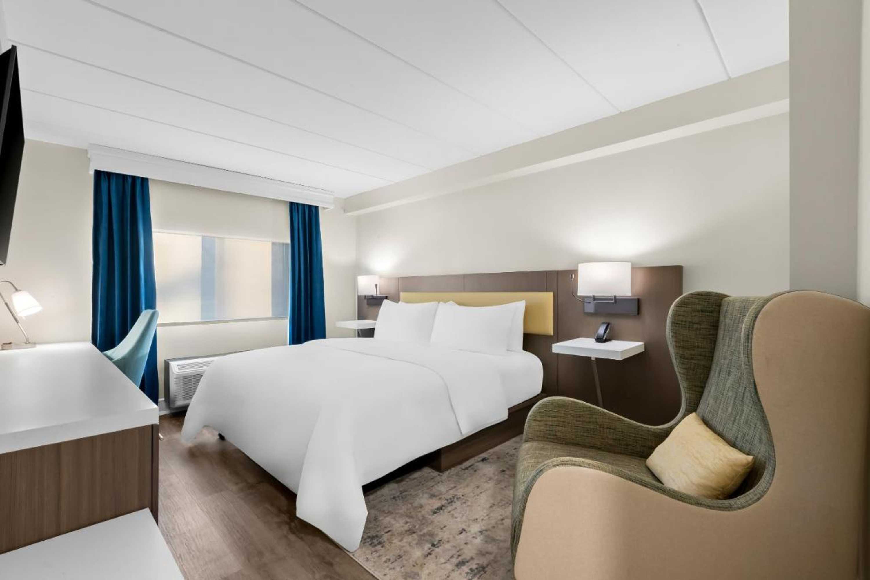 Gift card for Latitude Suites Tinton Falls Eatontown/bw Premier Collection