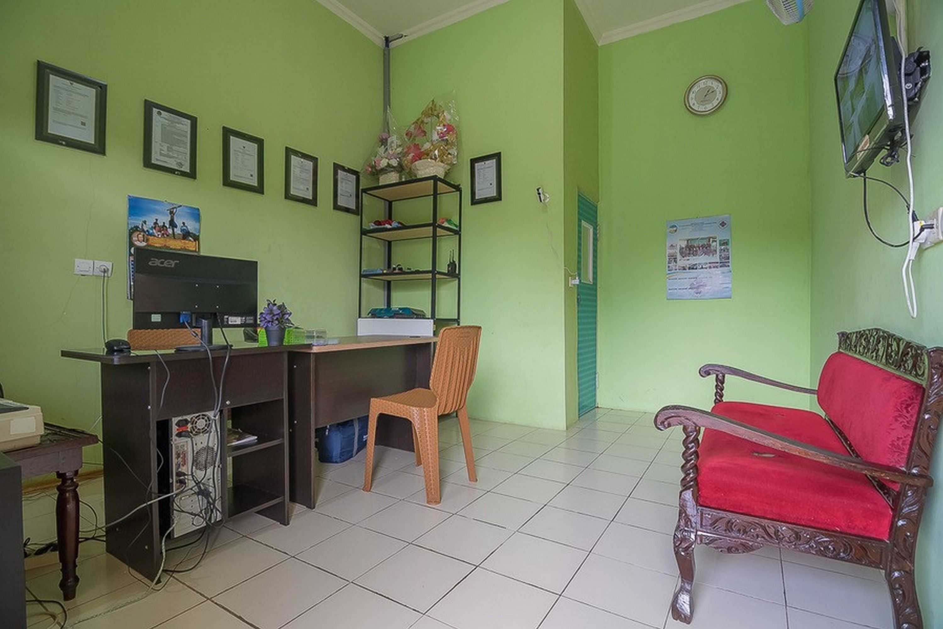 Gift card for Reddoorz Near Kampus Ump Purwokerto Gift card for Reddoorz Near Kampus Ump Purwokerto