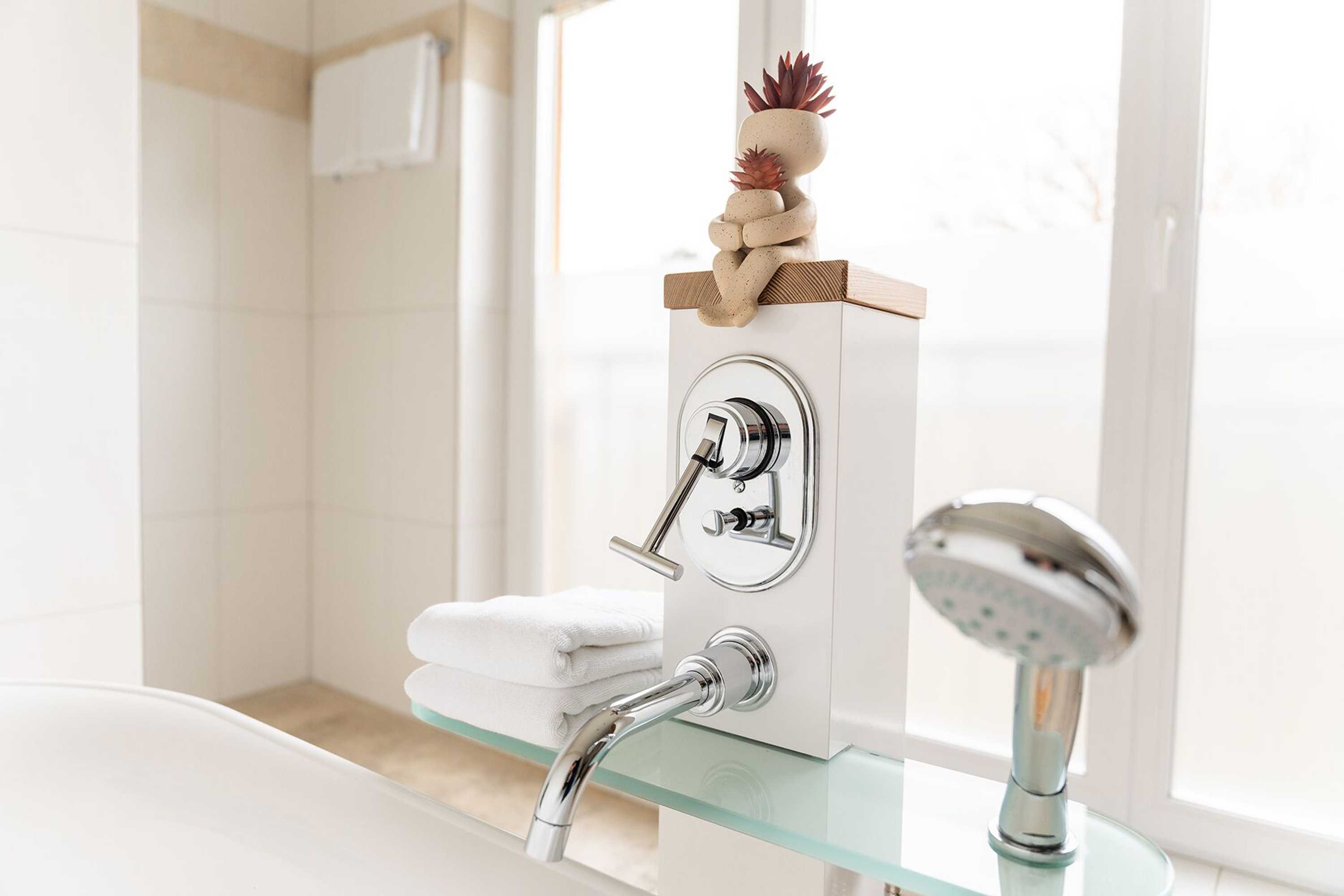 Gift card for Hotel Vier Jahreszeiten Direkt an Den Kliniken Und Therme Bad Krozingen, Nahe Freiburg