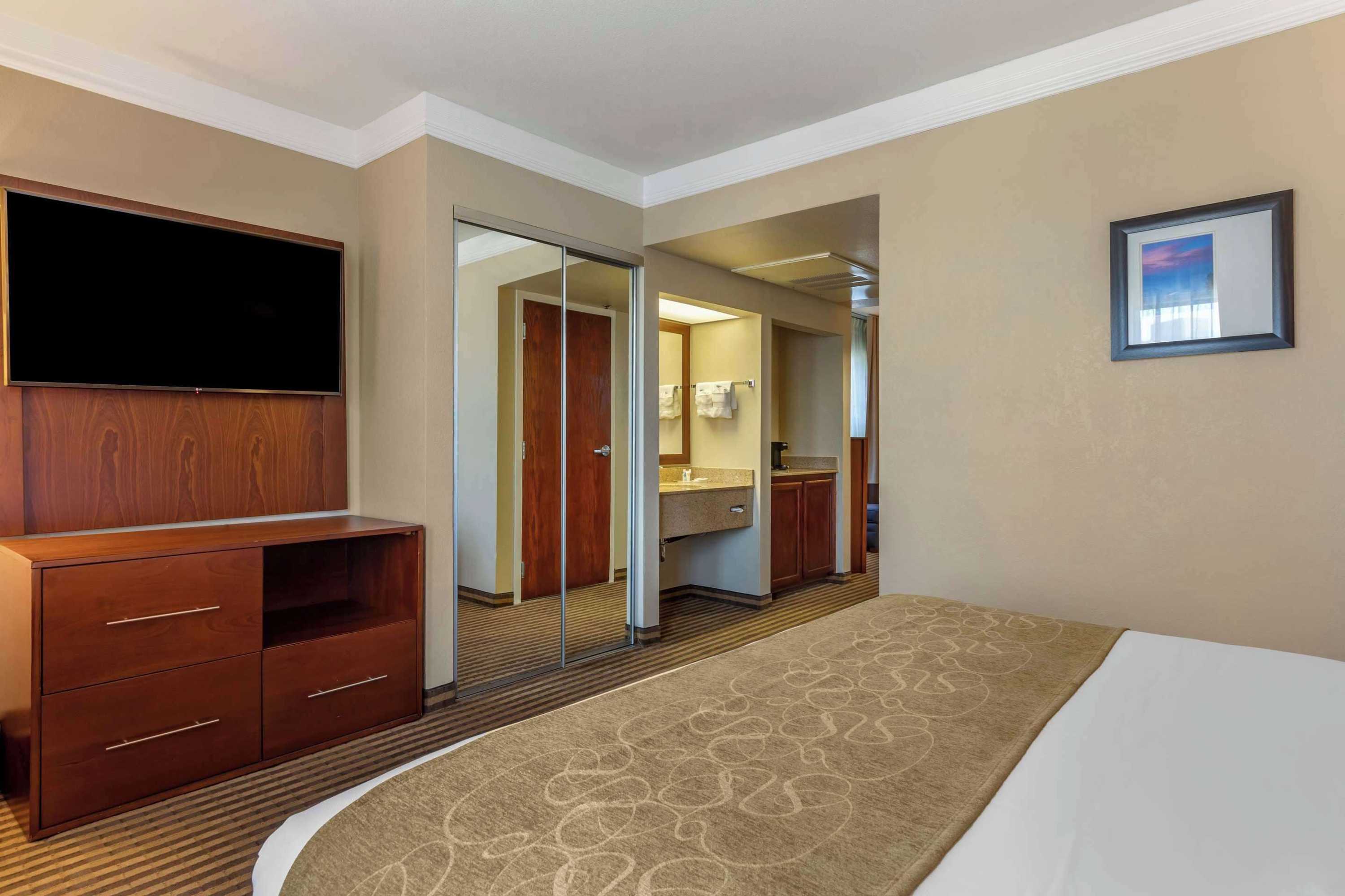 Gift card for Comfort Suites Visalia - Convention Center Gift card for Comfort Suites Visalia - Convention Center