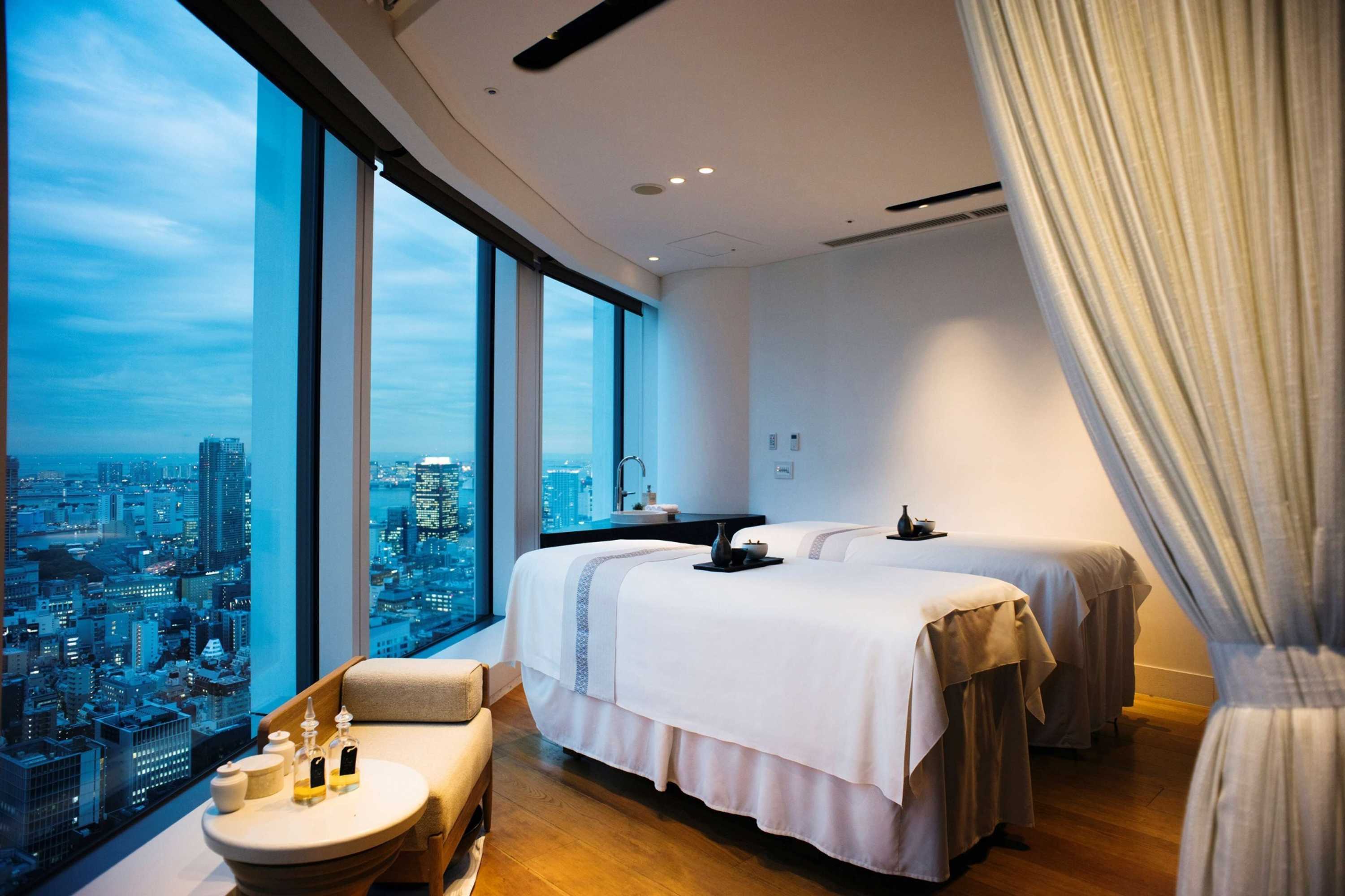 Gift card for Andaz Tokyo Toranomon Hills - a Concept by Hyatt Gift card for Andaz Tokyo Toranomon Hills - a Concept by Hyatt
