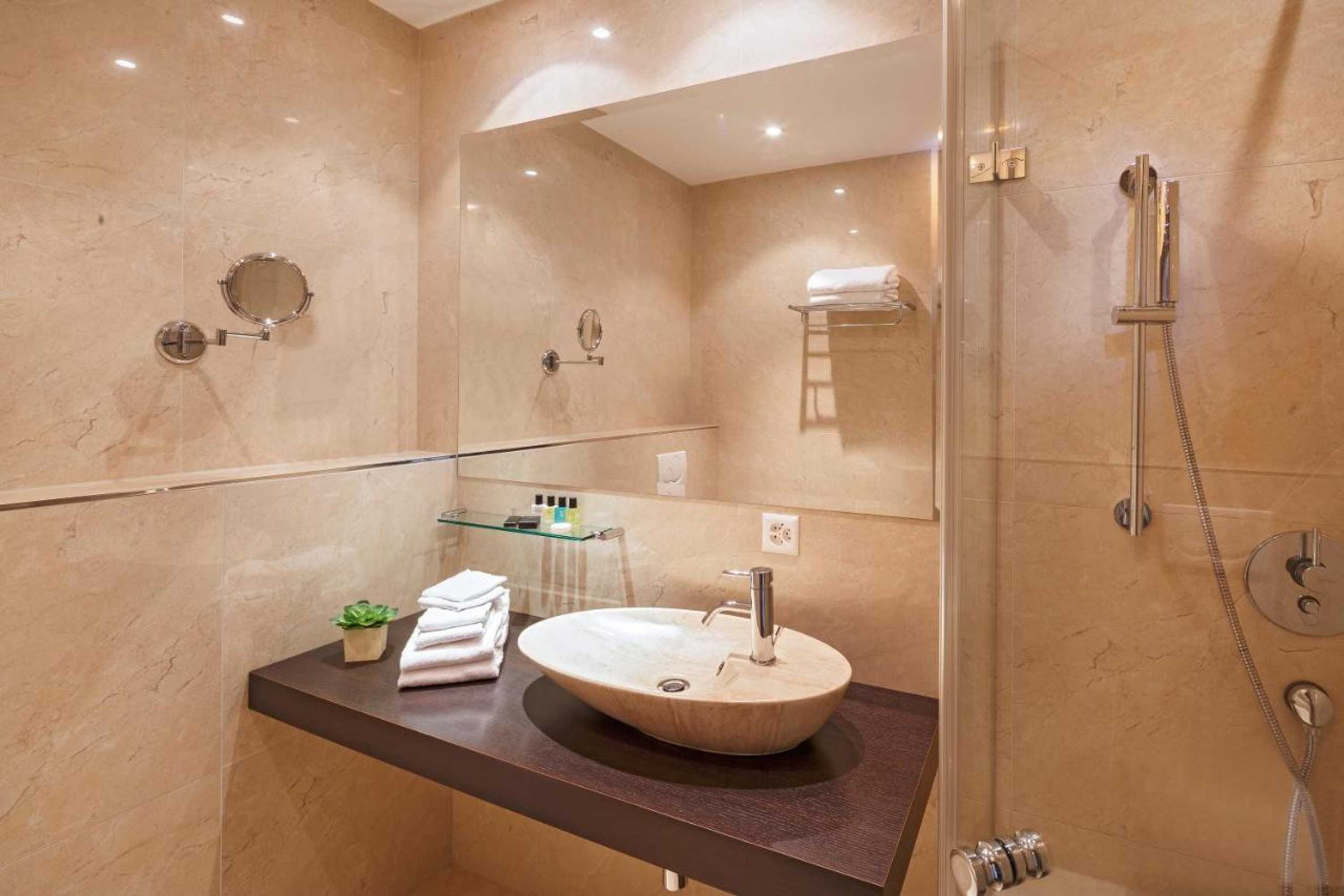 Gift card for Business Hotel First