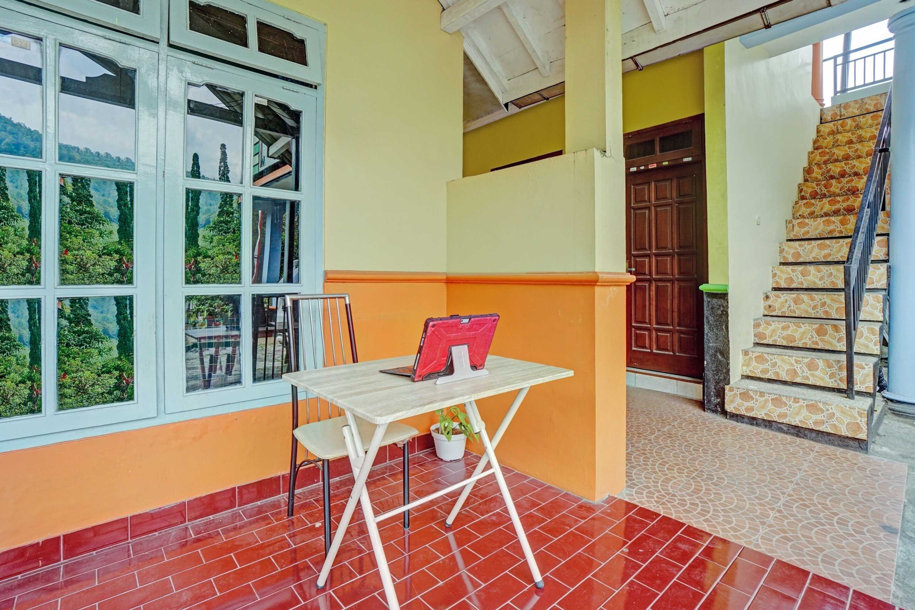 Gift card for Oyo Life 90321 Ken Ken Villa