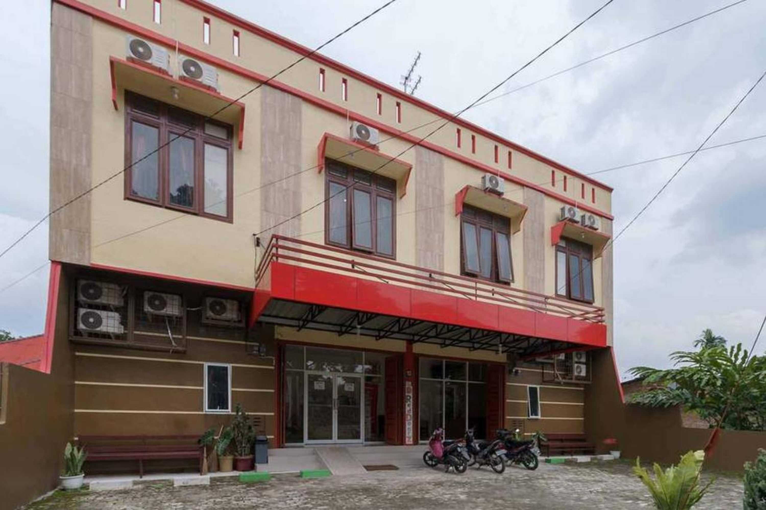 Gift card for Reddoorz Near RS Adam Malik Medan 2