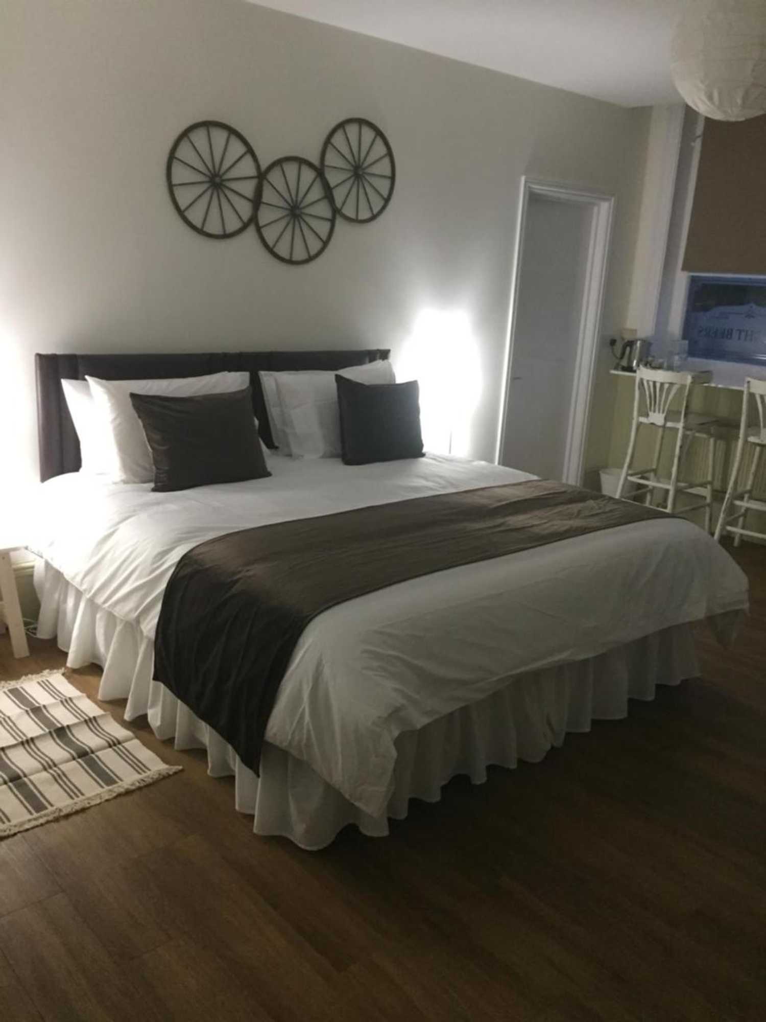 Gift card for Good Intent Rooms