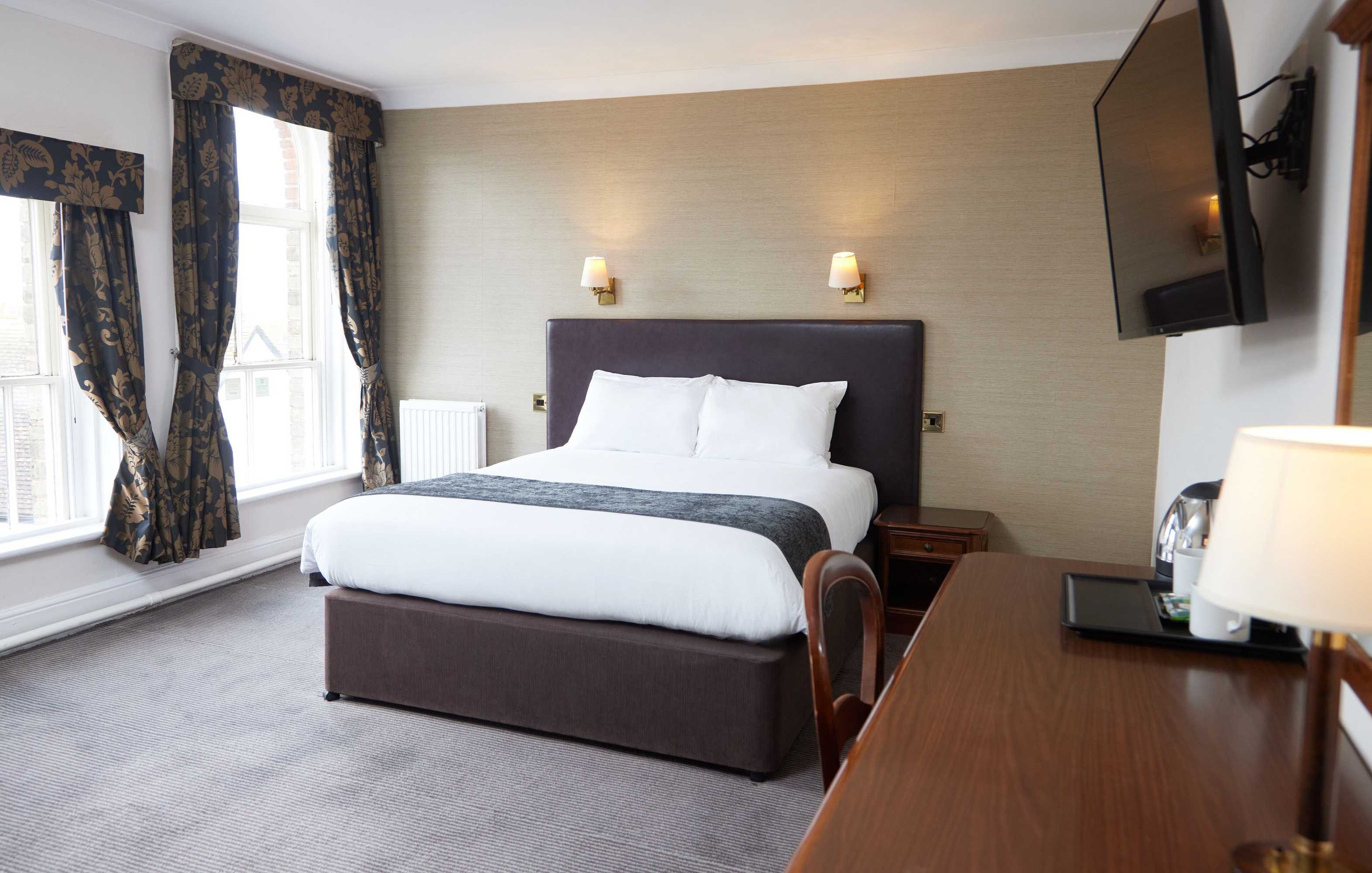 Gift card for George Hotel by Greene King Inns Gift card for George Hotel by Greene King Inns