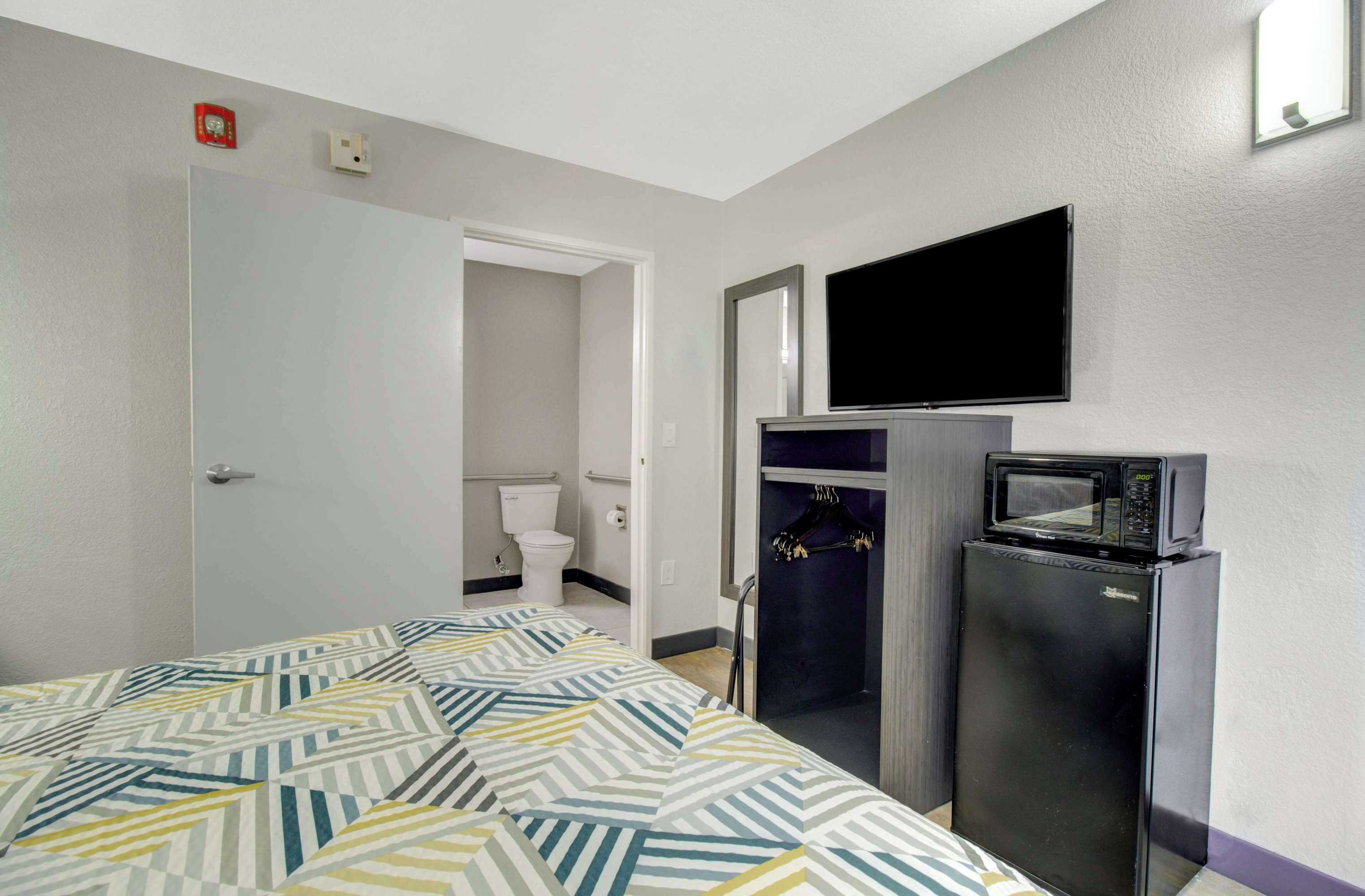 Gift card for Motel 6 Venice, FL Gift card for Motel 6 Venice, FL