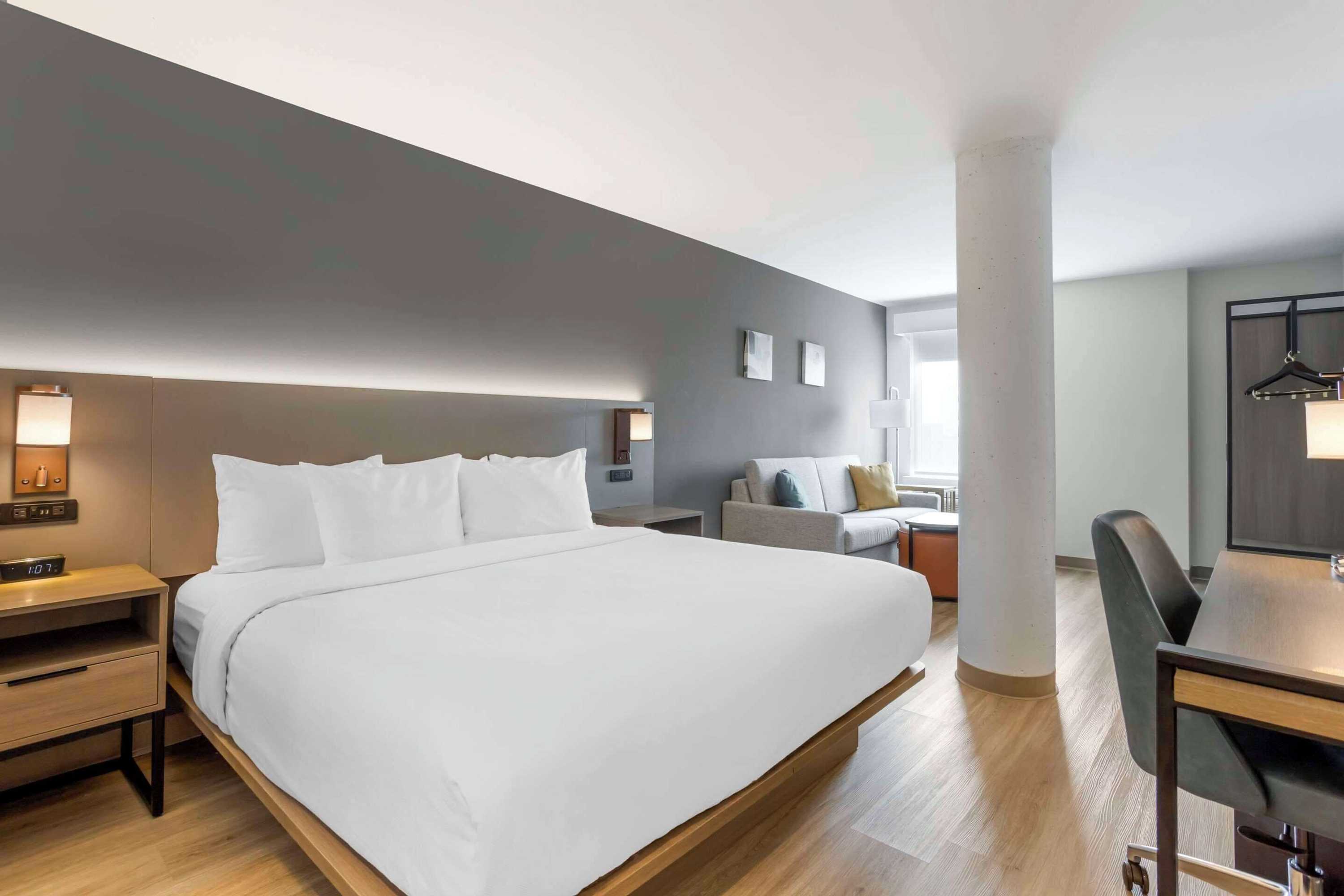 Gift card for Comfort Inn & Suites Newark Liberty International Airport Gift card for Comfort Inn & Suites Newark Liberty International Airport