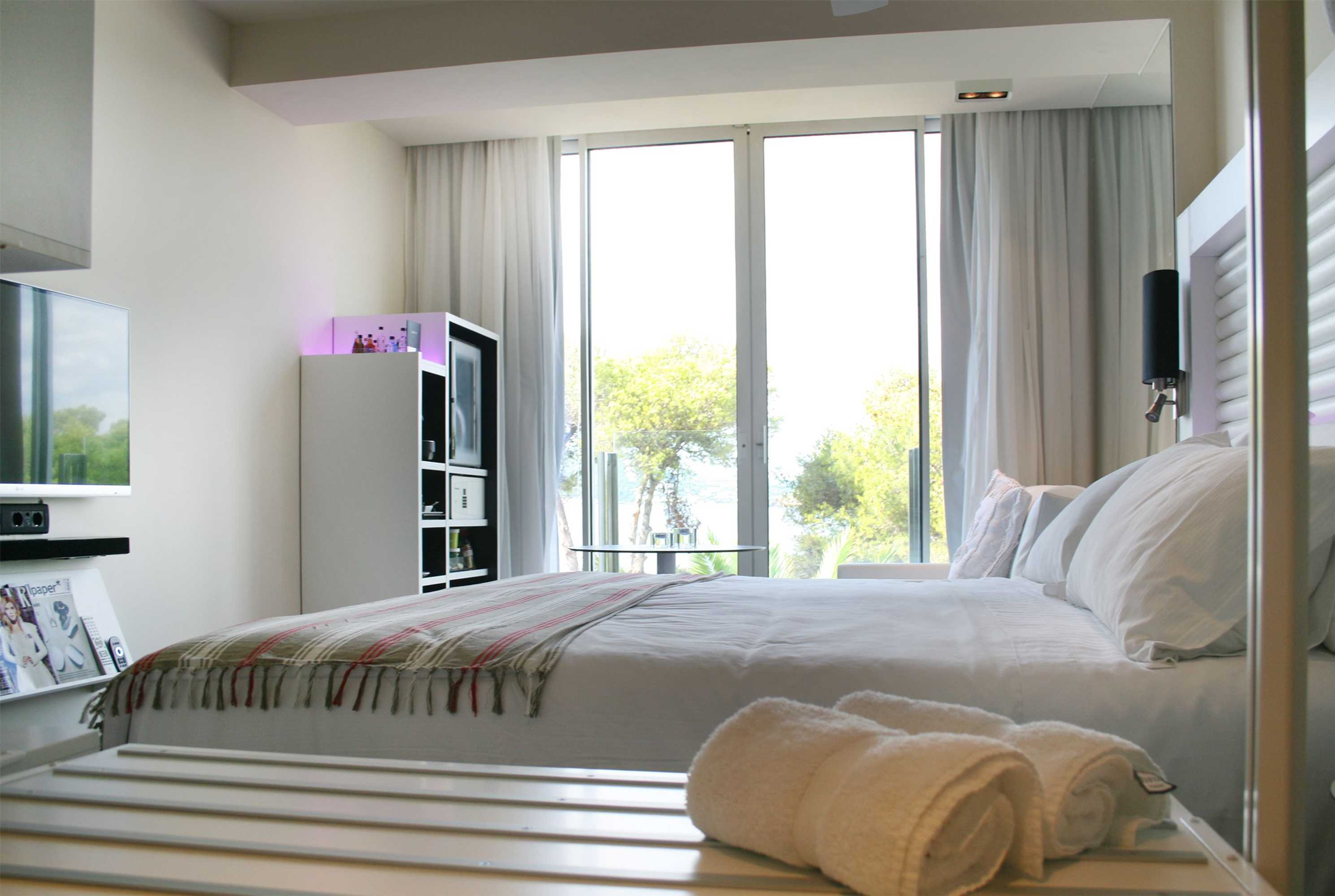 Gift card for ME Ibiza - The Leading Hotels of The World Gift card for ME Ibiza - The Leading Hotels of The World