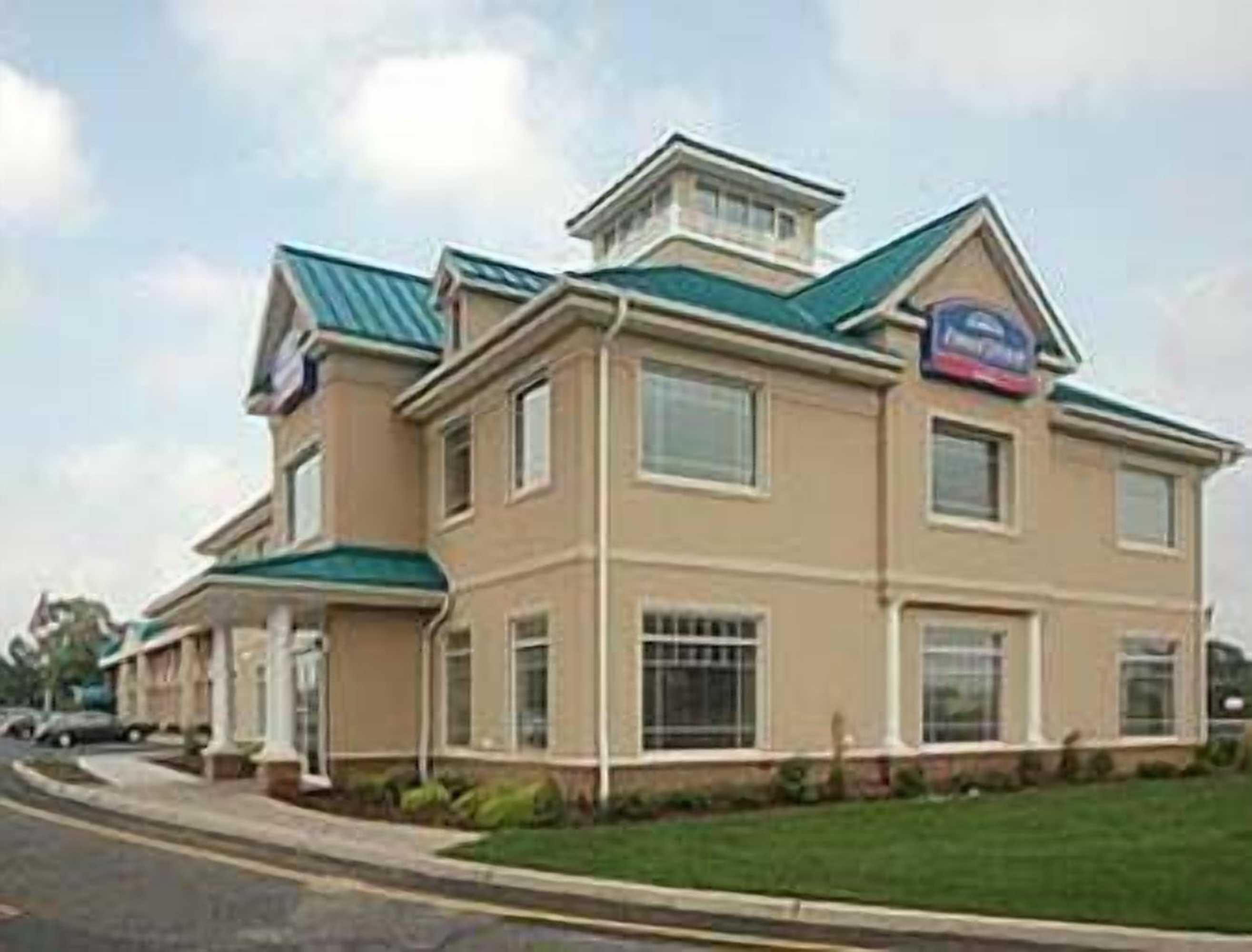 Gift card for Howard Johnson Hotel by Wyndham Toms River Gift card for Howard Johnson Hotel by Wyndham Toms River