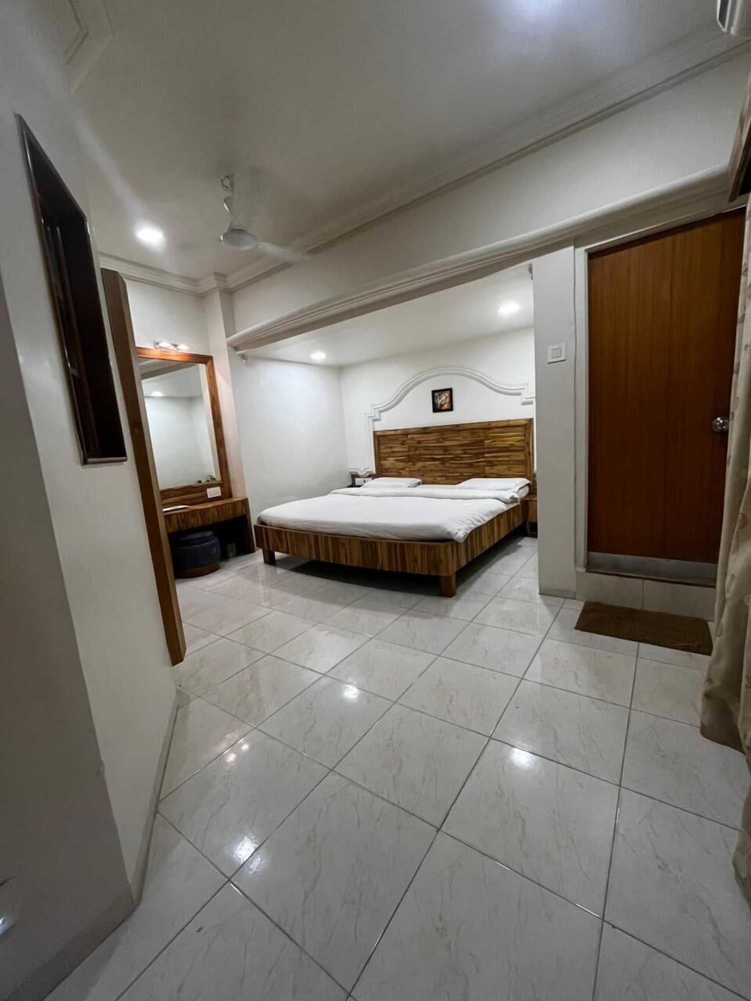 Gift card for Hotel Shripad Continental Gift card for Hotel Shripad Continental
