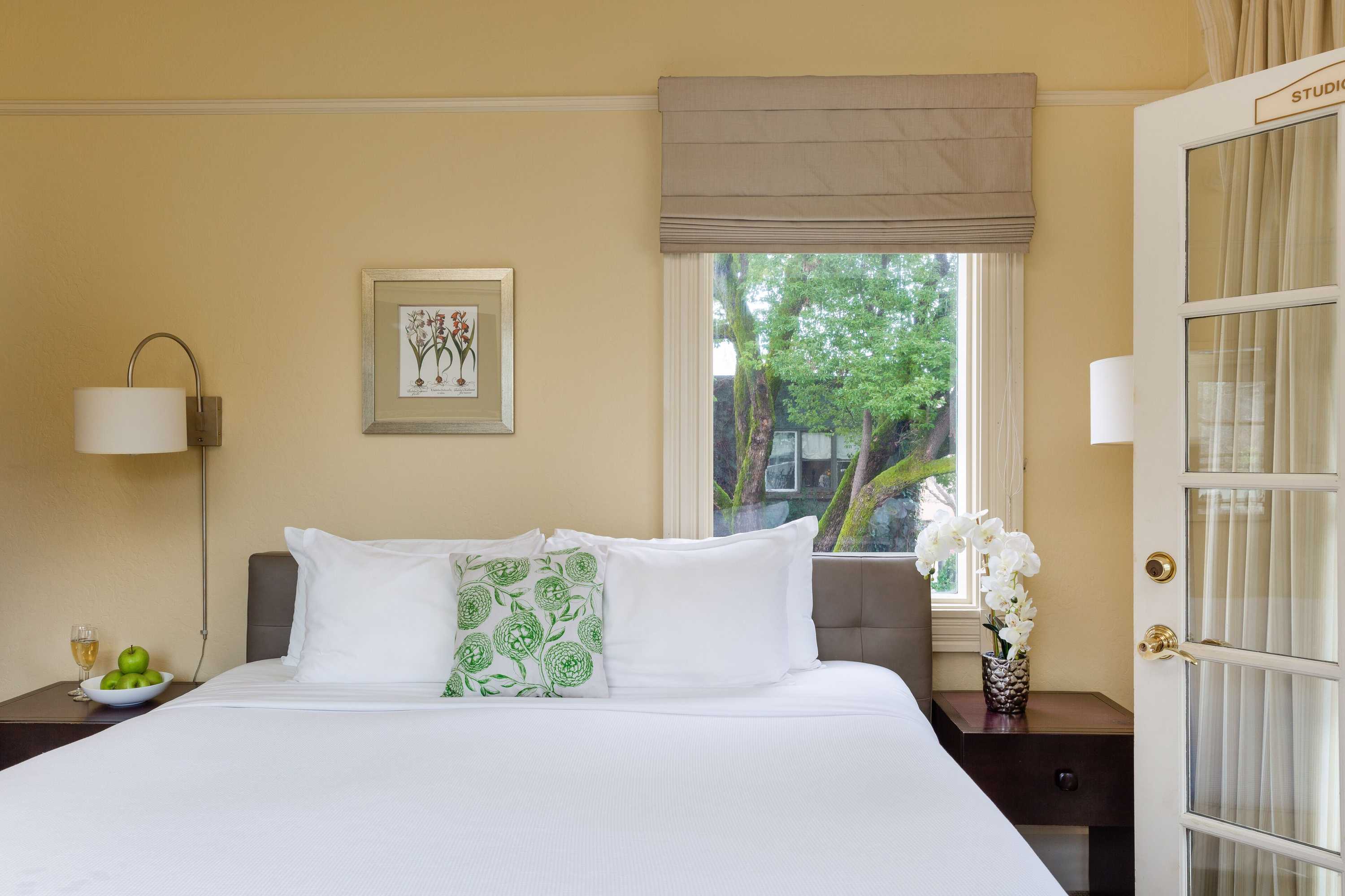 Gift card for Healdsburg Inn on The Plaza, A Four Sisters Inn Gift card for Healdsburg Inn on The Plaza, A Four Sisters Inn