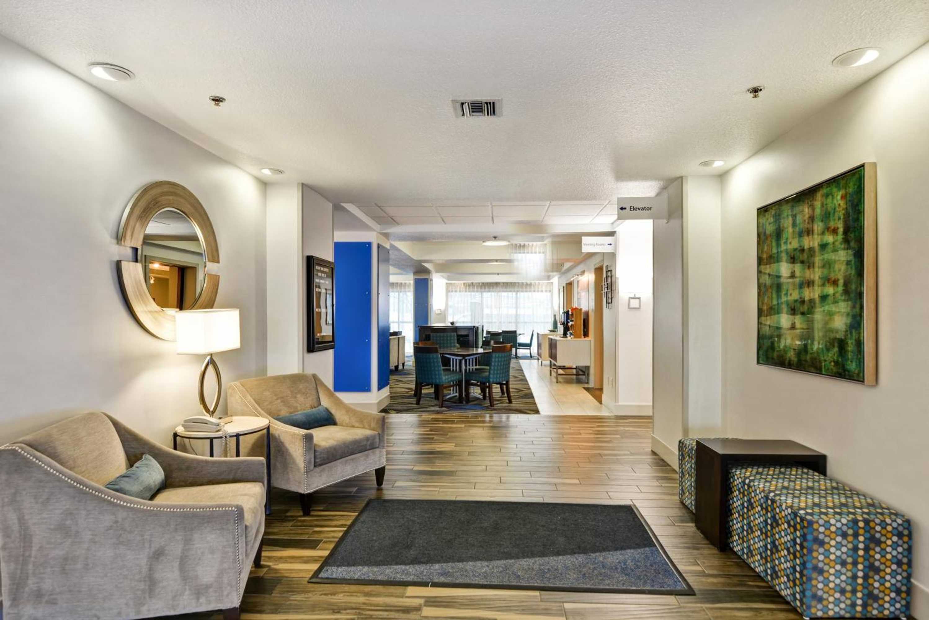Gift card for Holiday Inn Express & Suites New Berlin by Ihg Gift card for Holiday Inn Express & Suites New Berlin by Ihg