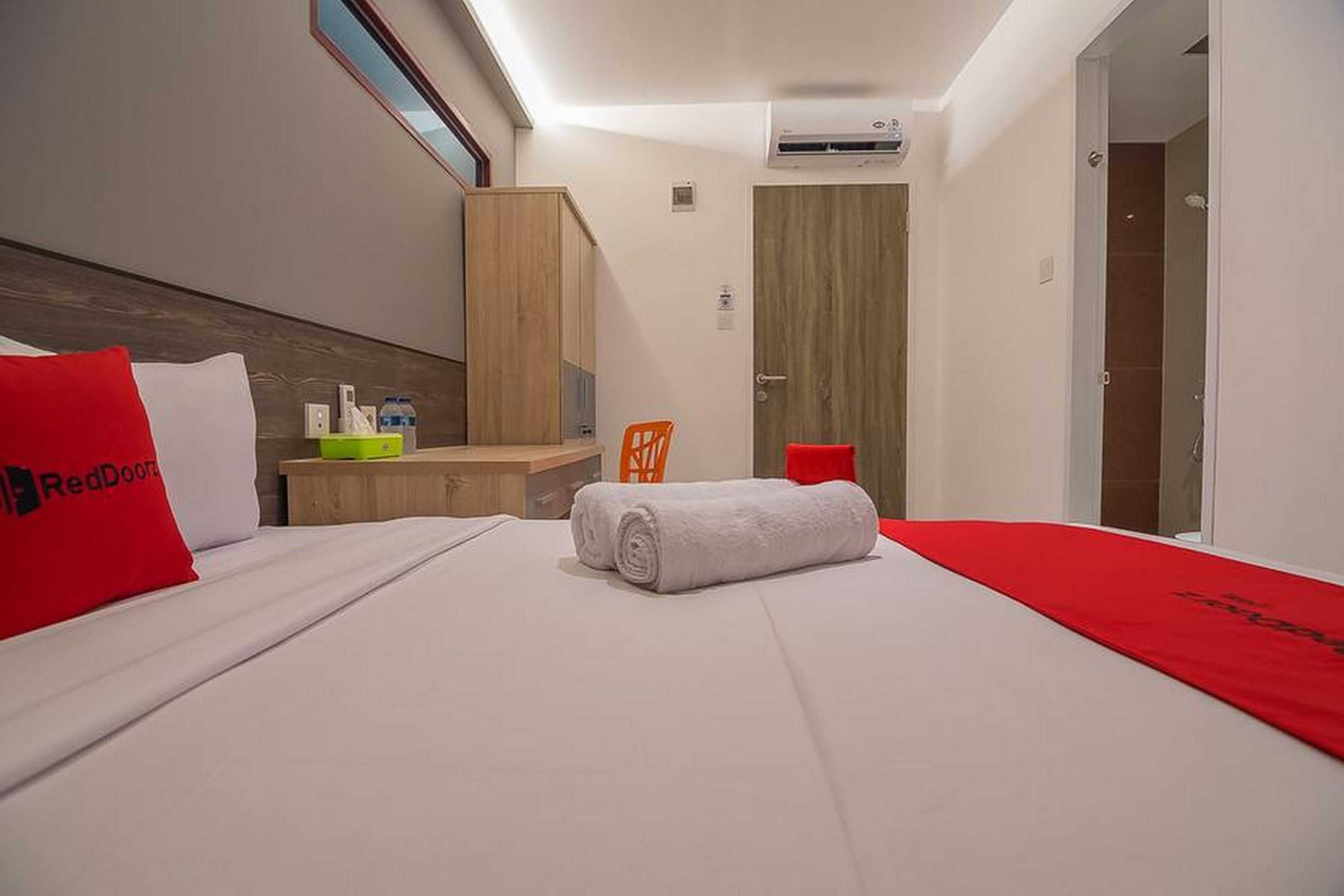 Gift card for Reddoorz Near Taman Rejomulyo