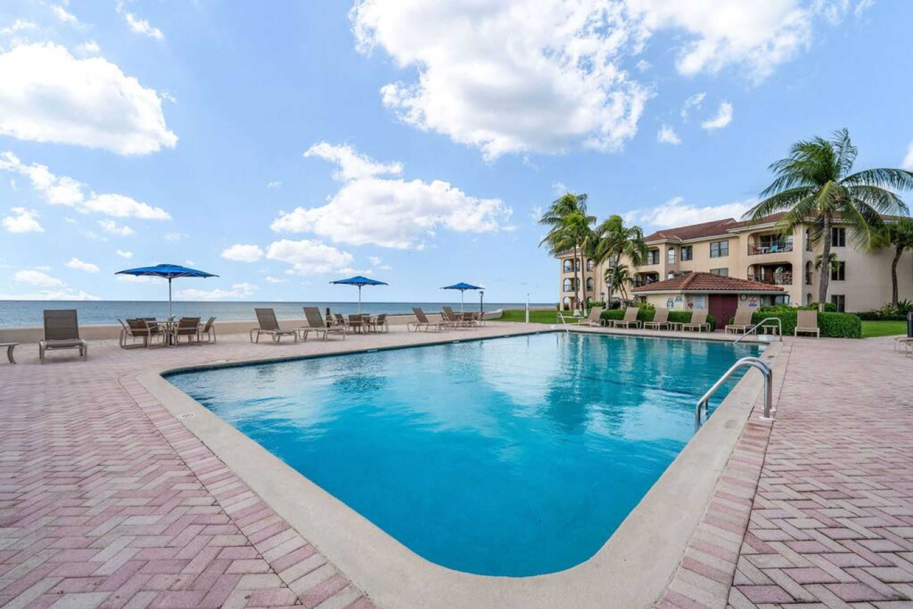 Gift card for Georgetown Villas #115 by Cayman Vacation Gift card for Georgetown Villas #115 by Cayman Vacation
