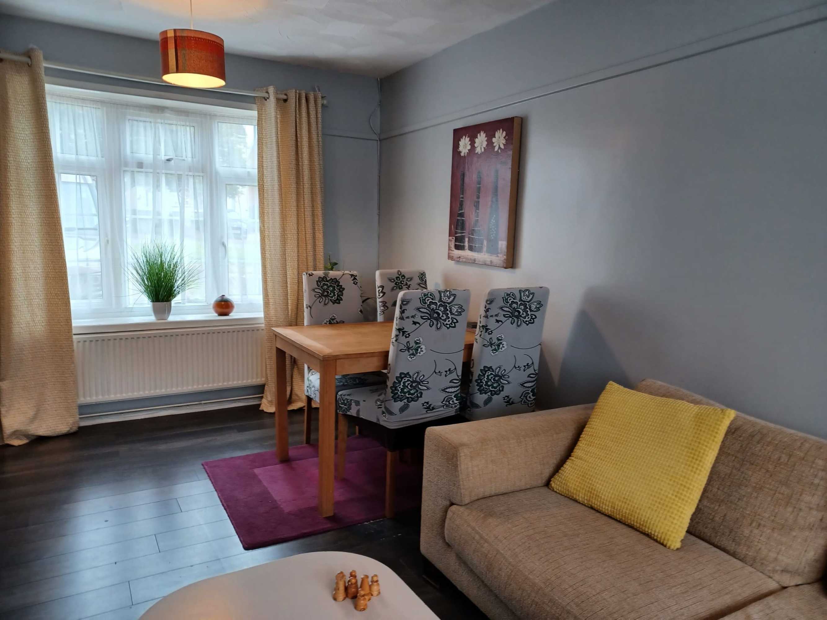 Gift card for Poynters House - Huku Kwetu Luton & Dunstable - Spacious 2 Bedroom House Gift card for Poynters House - Huku Kwetu Luton & Dunstable - Spacious 2 Bedroom House