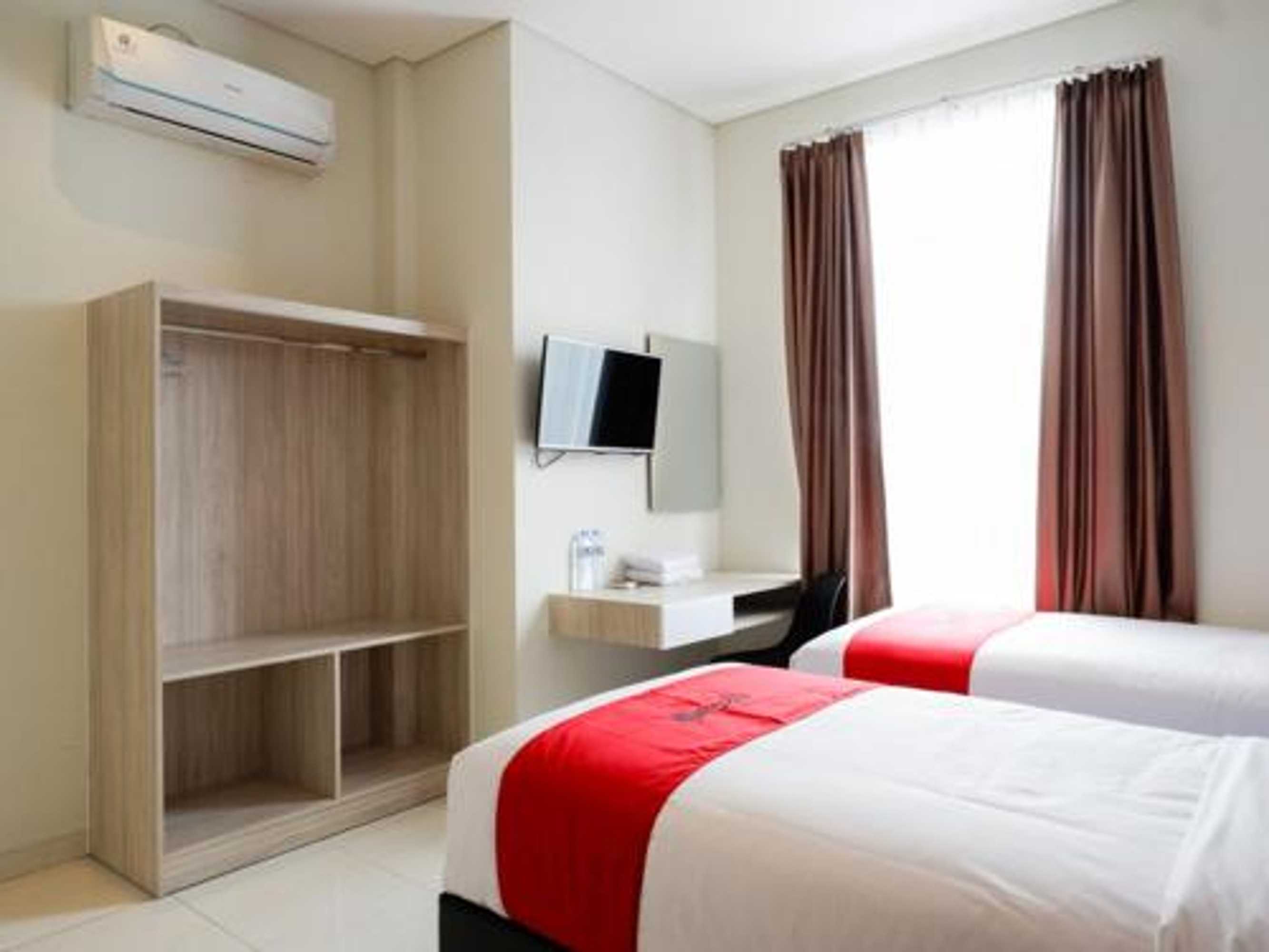Gift card for Reddoorz Near Exit Tol Banyumanik 2 Gift card for Reddoorz Near Exit Tol Banyumanik 2
