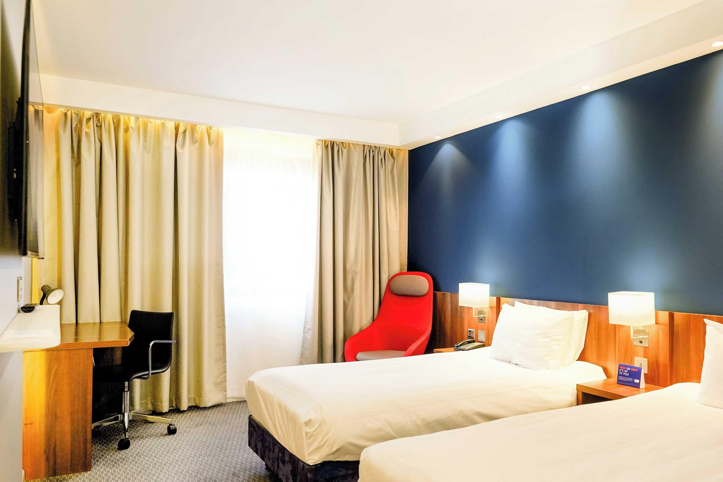 Gift card for Holiday Inn Express Harlow by Ihg Gift card for Holiday Inn Express Harlow by Ihg