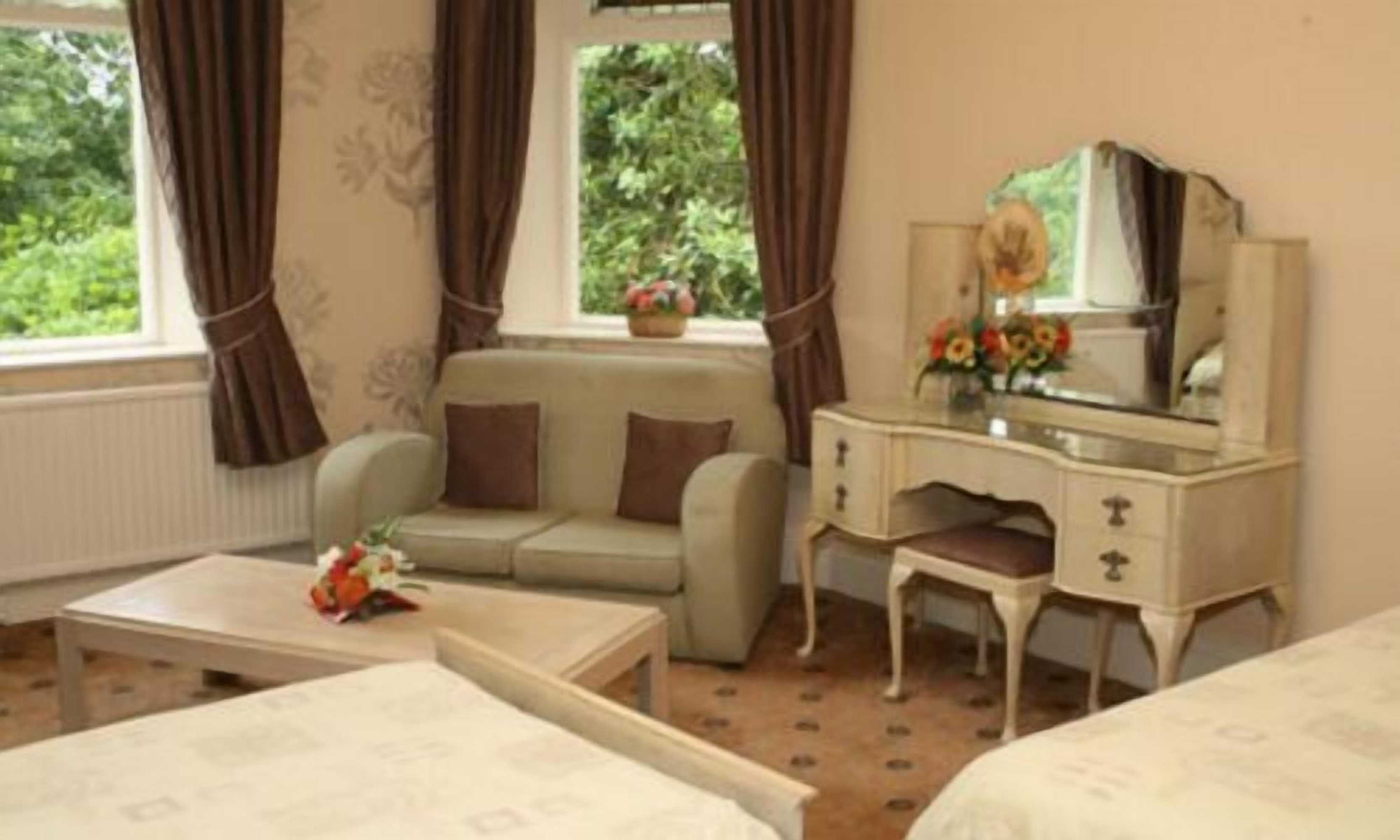 Gift card for Oakfield Lodge Guest House Stockport Gift card for Oakfield Lodge Guest House Stockport