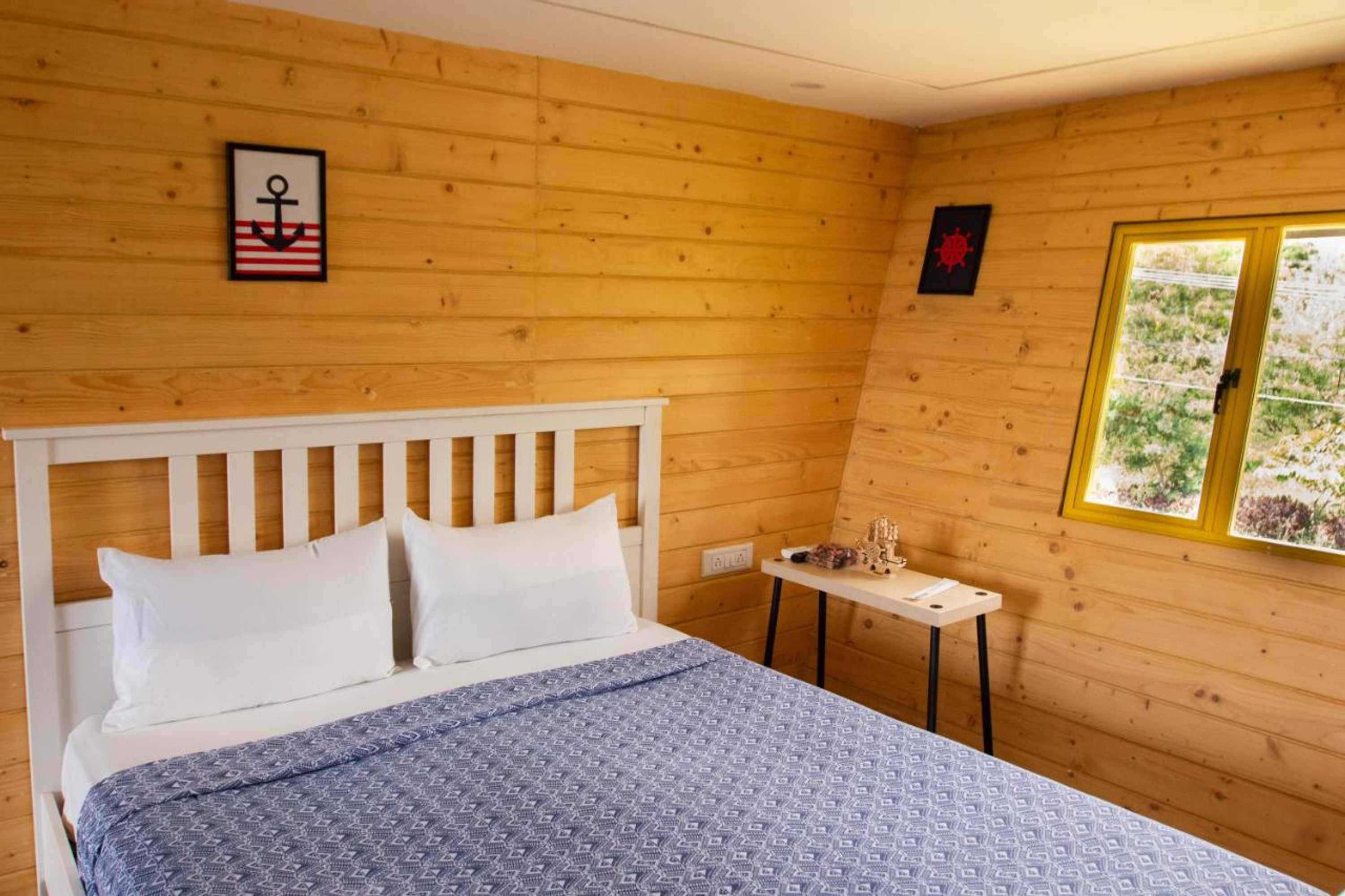 Gift card for 16 Bedouin