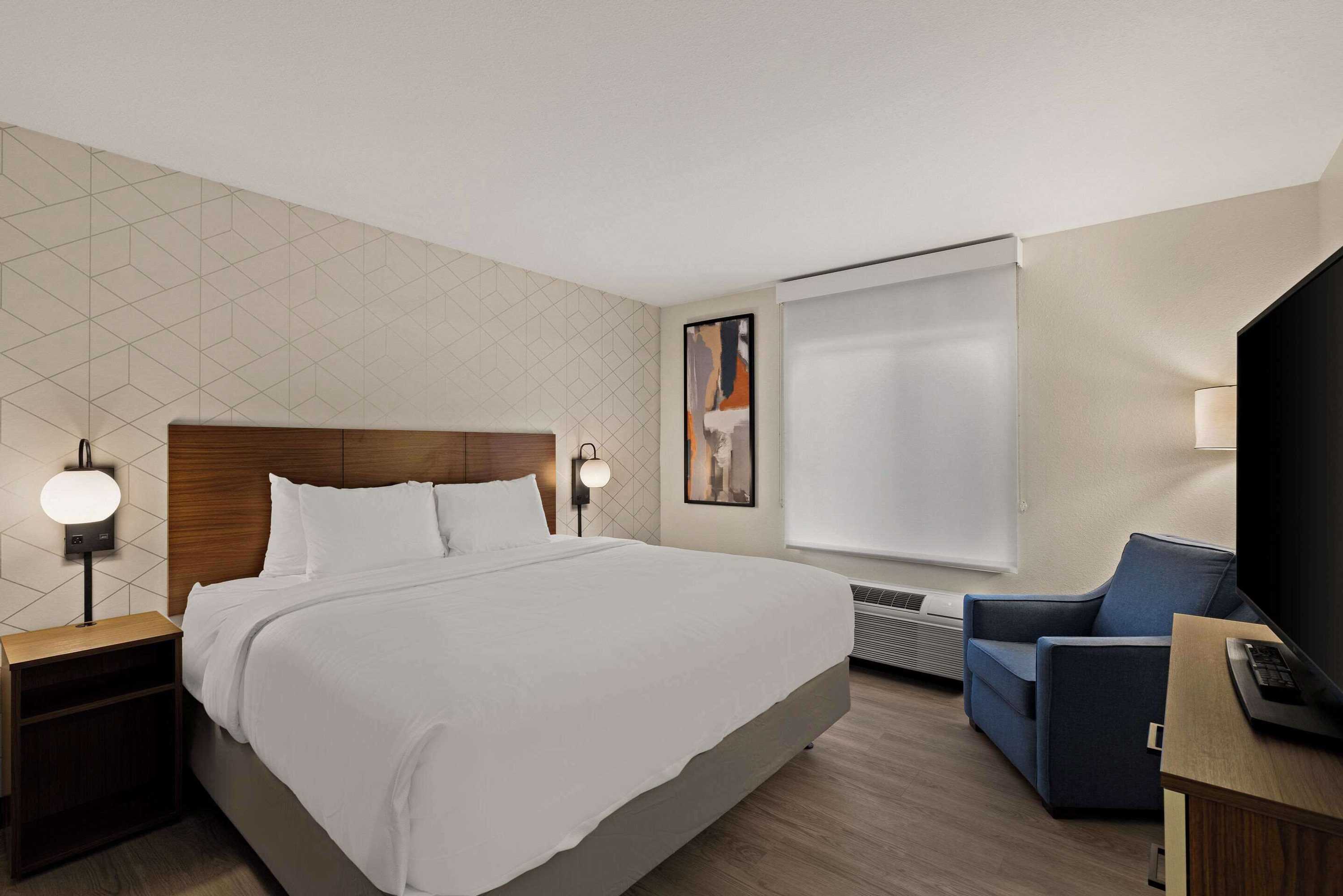 Gift card for Everhome Suites Atlanta Newnan Gift card for Everhome Suites Atlanta Newnan