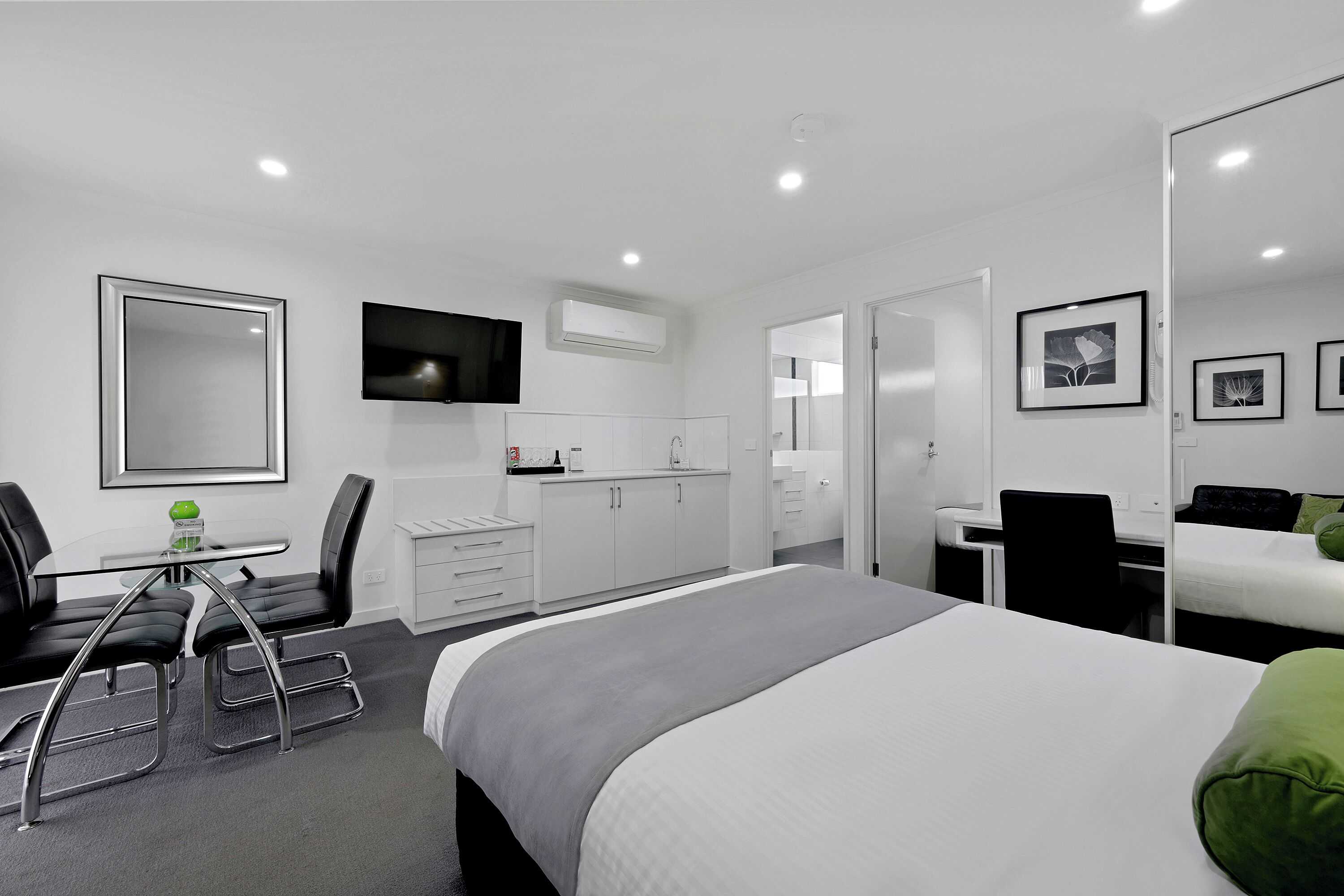 Gift card for Hamilton Lonsdale Motel Gift card for Hamilton Lonsdale Motel