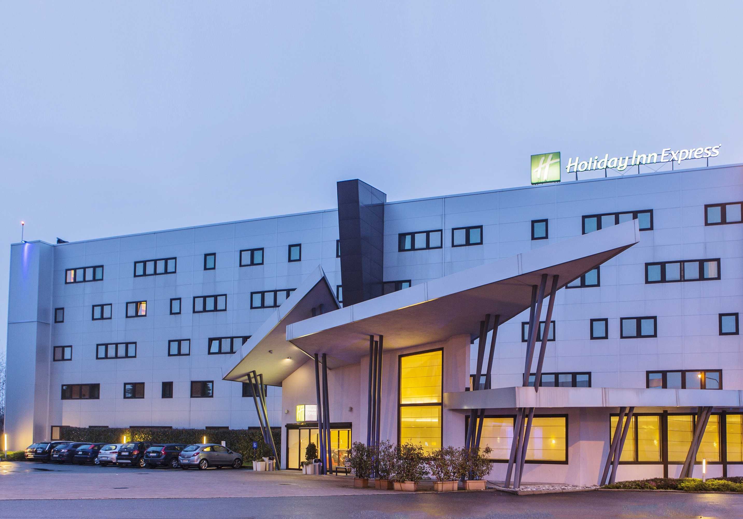 Gift card for Holiday Inn Express Milan - Malpensa Airport by Ihg Gift card for Holiday Inn Express Milan - Malpensa Airport by Ihg