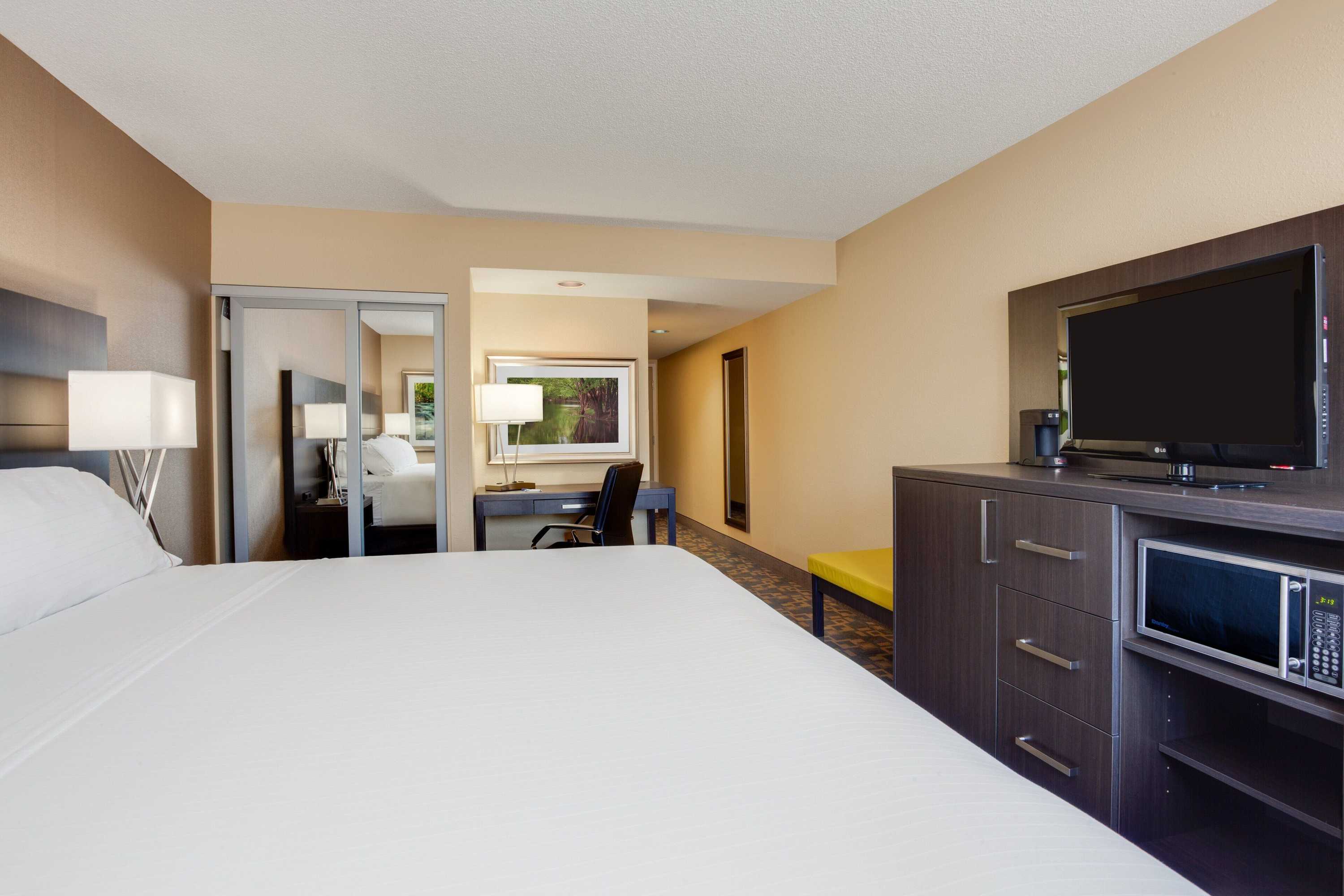 Gift card for Holiday Inn Express & Suites Fredericton by Ihg Gift card for Holiday Inn Express & Suites Fredericton by Ihg
