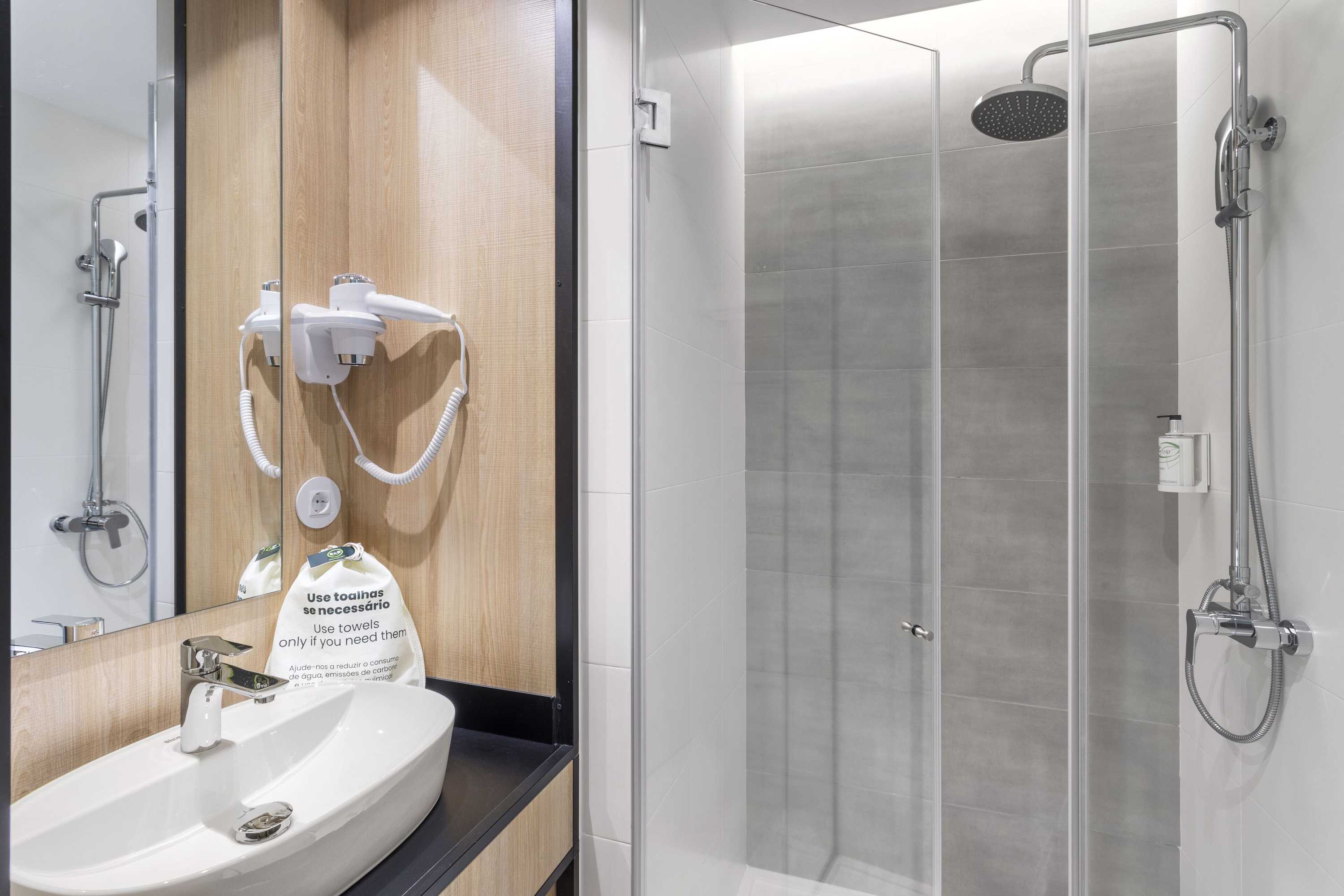 Gift card for B&b Hotel Guimarães