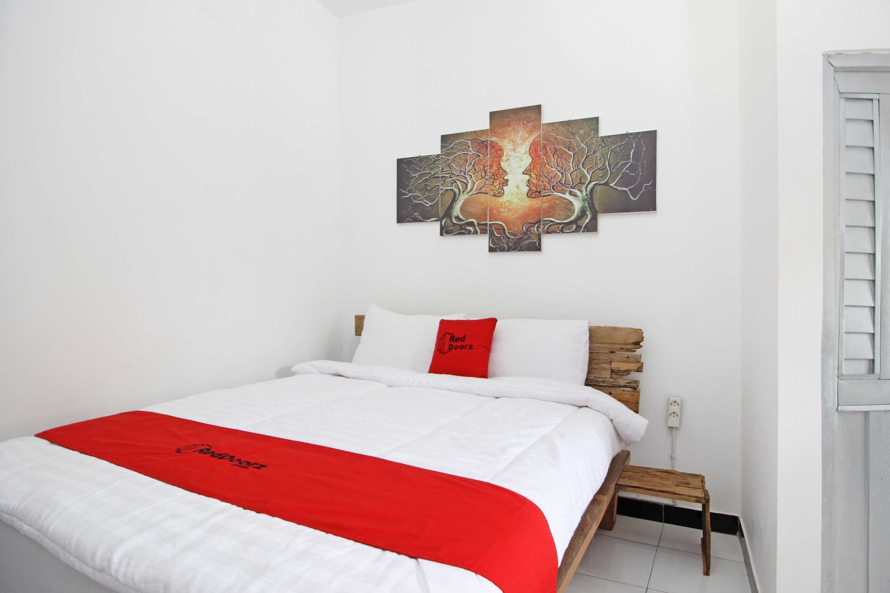 Gift card for Reddoorz Syariah Near Akmil Magelang Gift card for Reddoorz Syariah Near Akmil Magelang