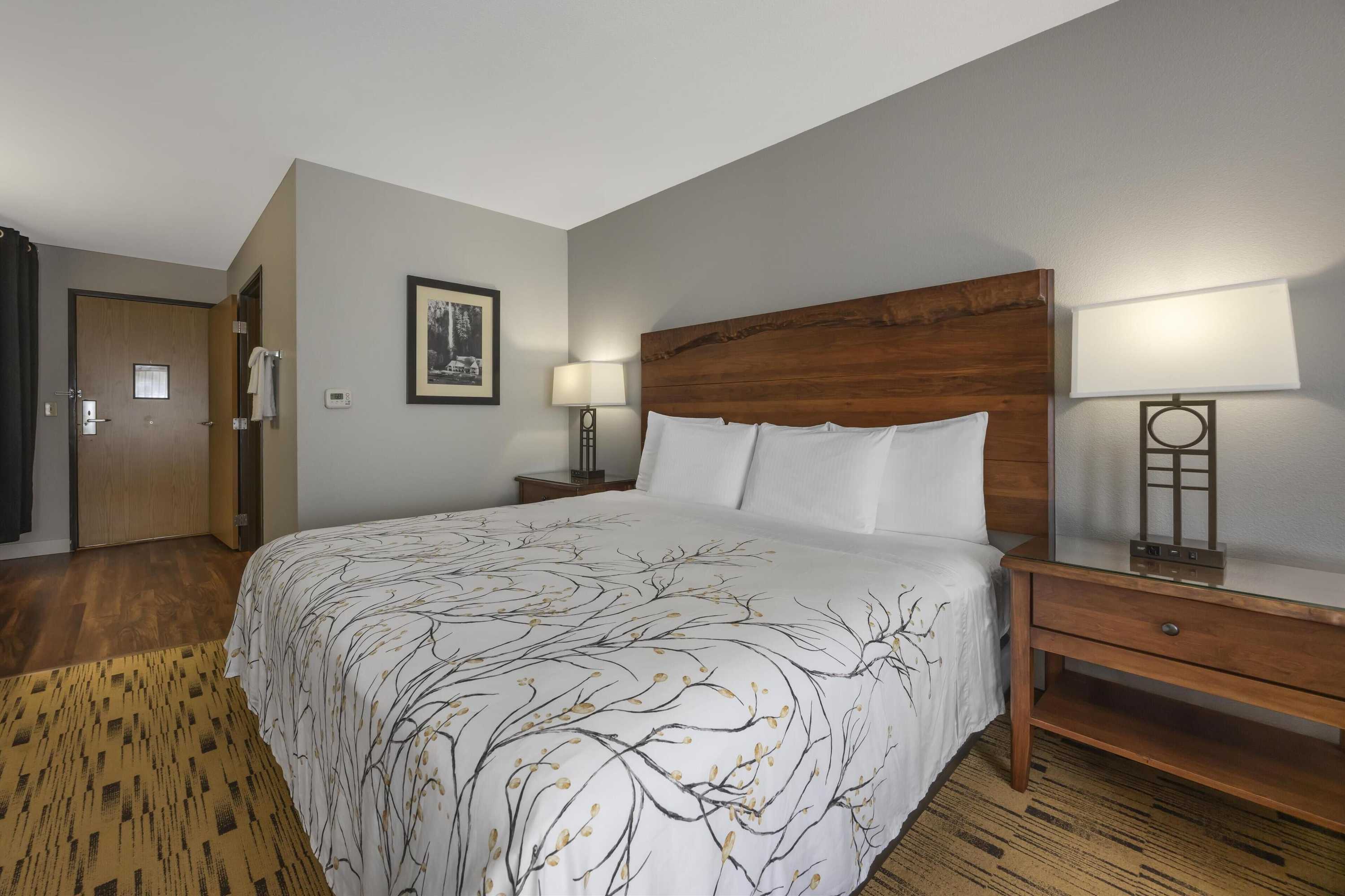 Gift card for Best Western Plus Columbia River Inn